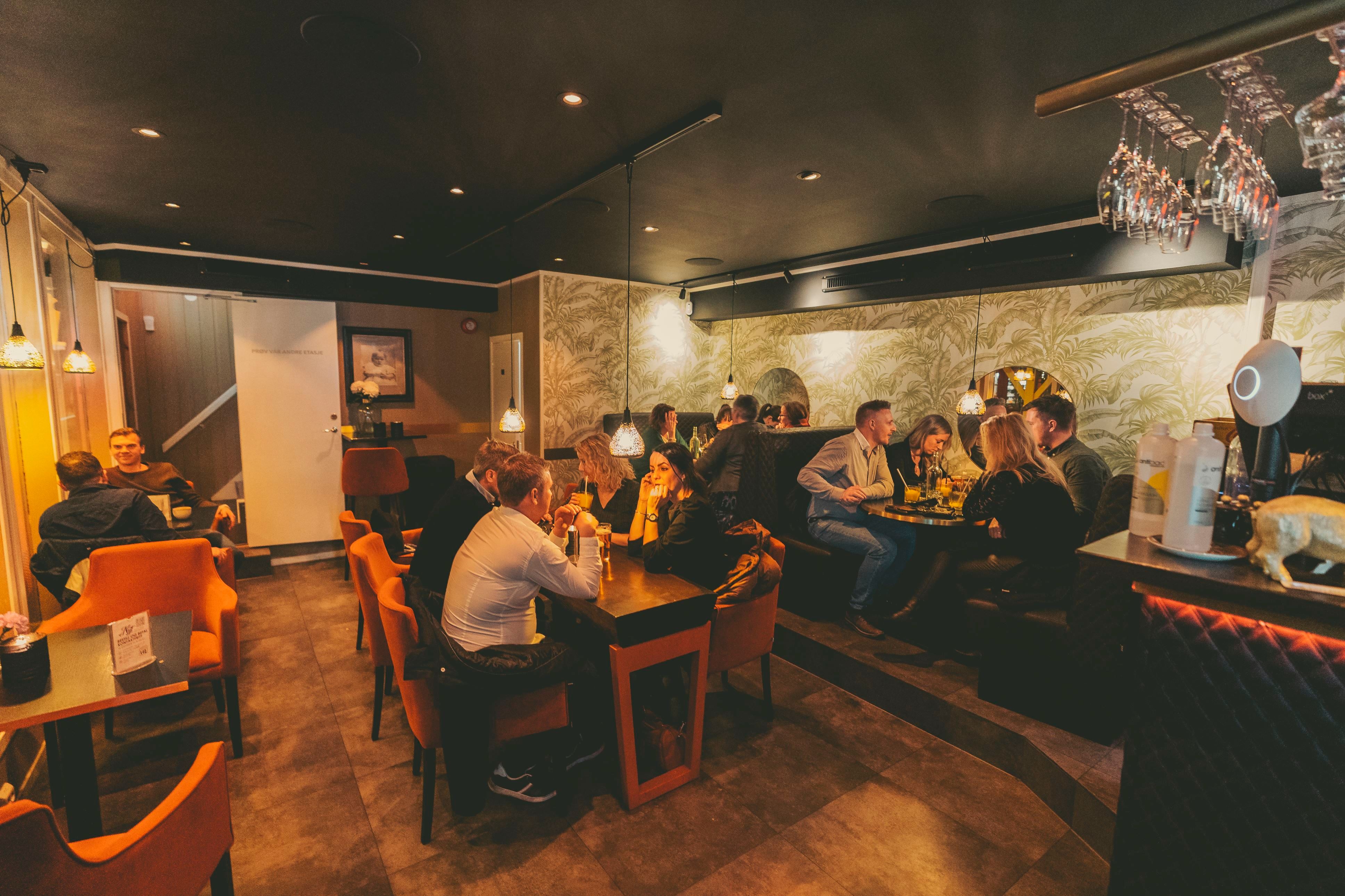 Inne i Nyt Bar & Bistro