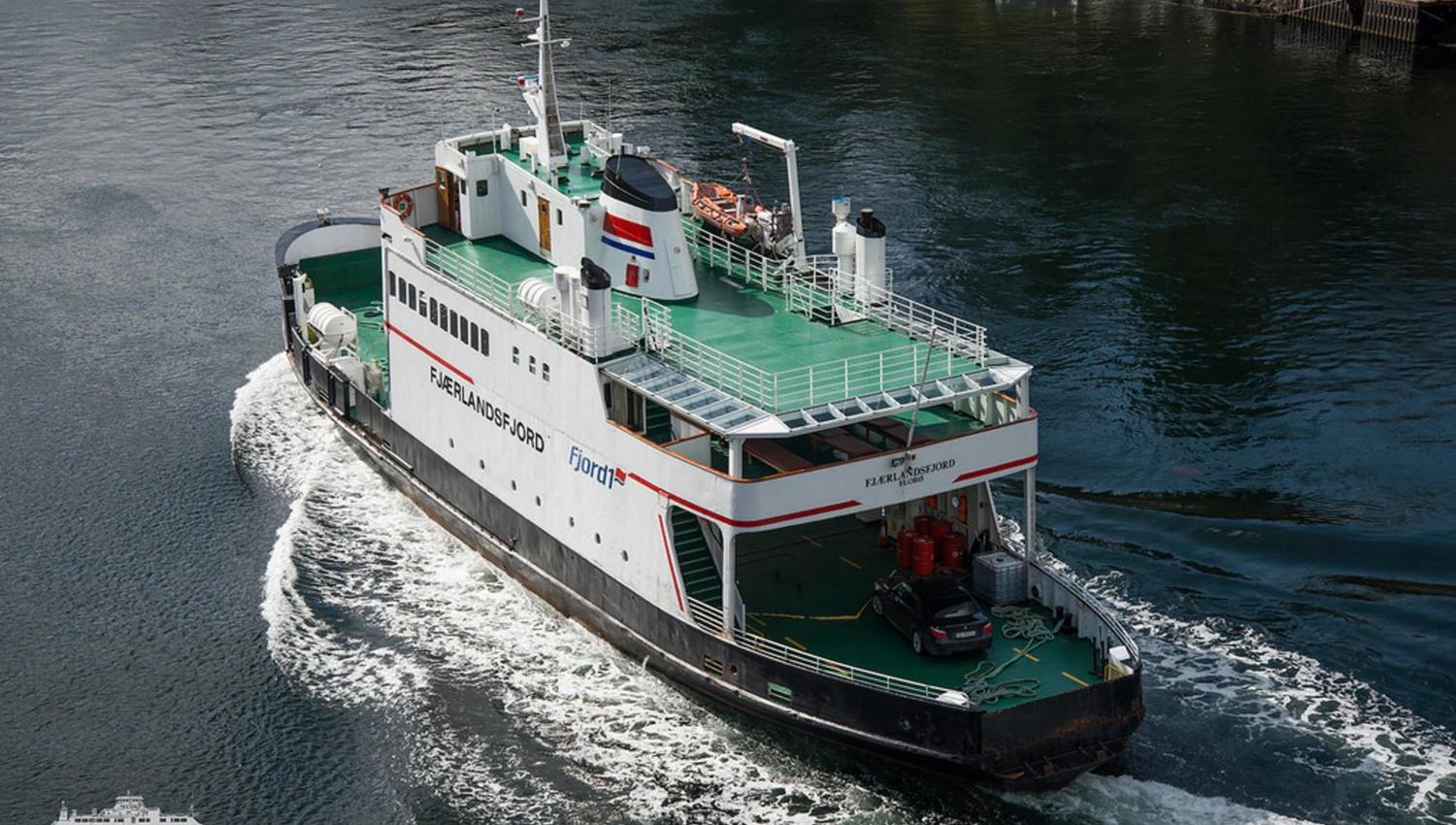 Lustrabaatane fjordcruise nærøyfjorden