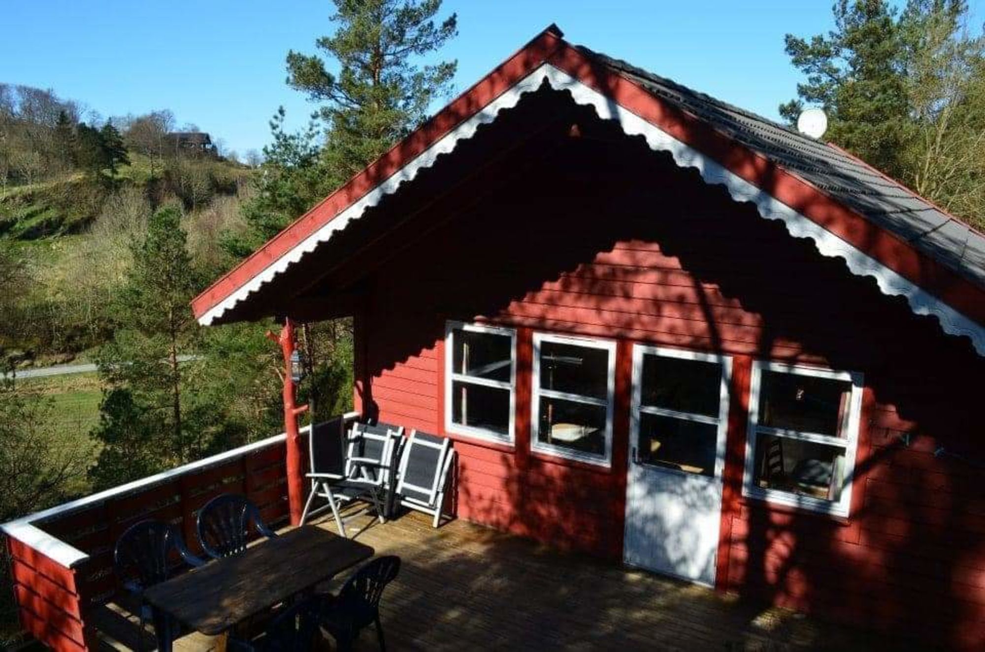 Lindås gard og hytteutleige