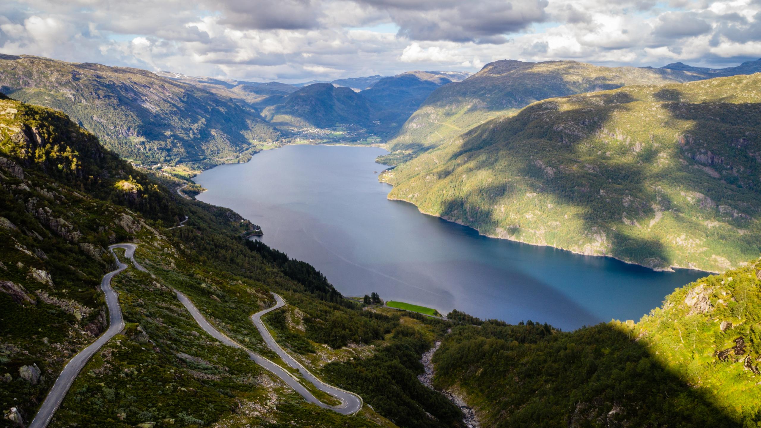 Røldal road between Sauda and Røldal