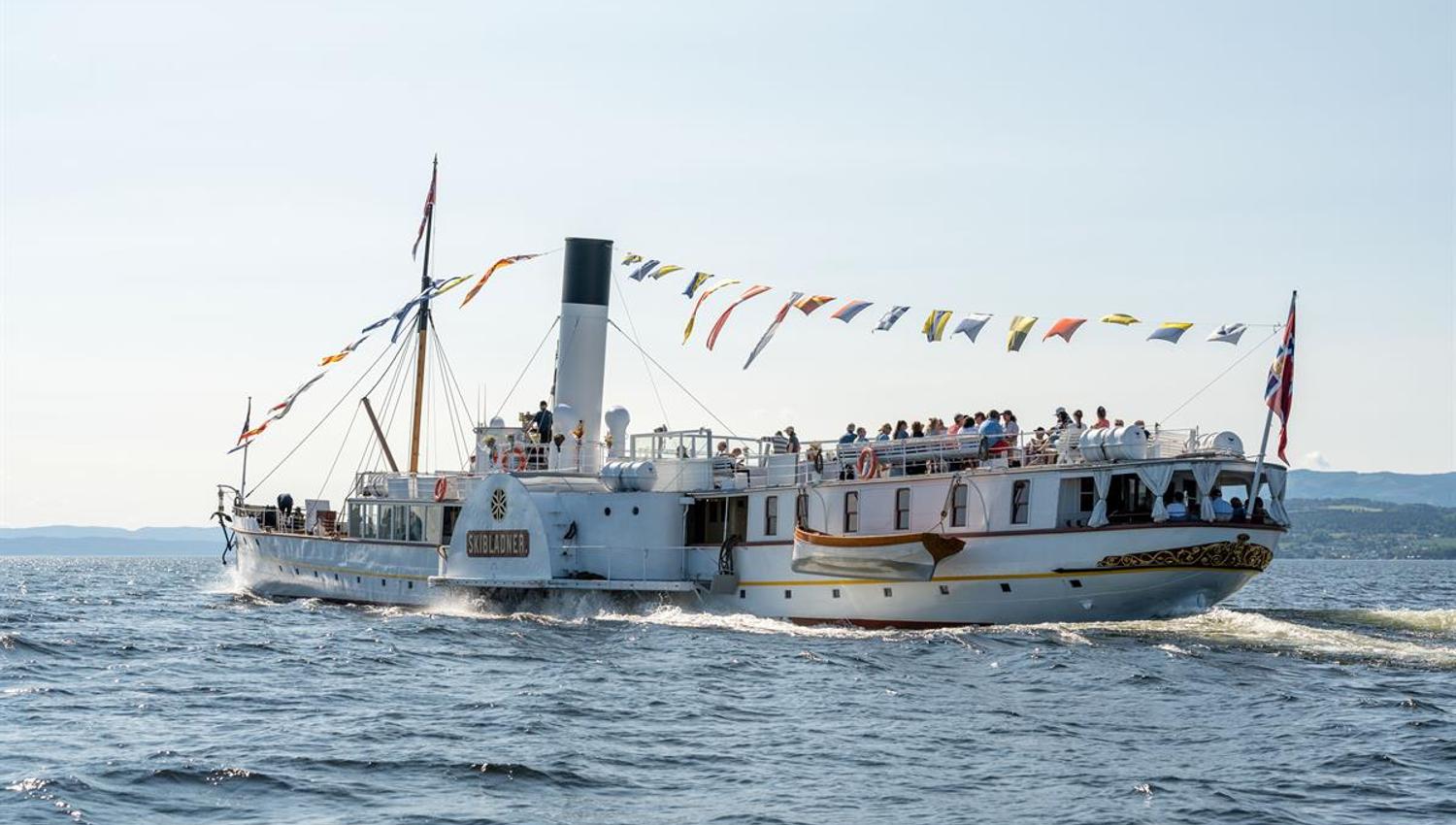 Skibladner in route at Mjøsa