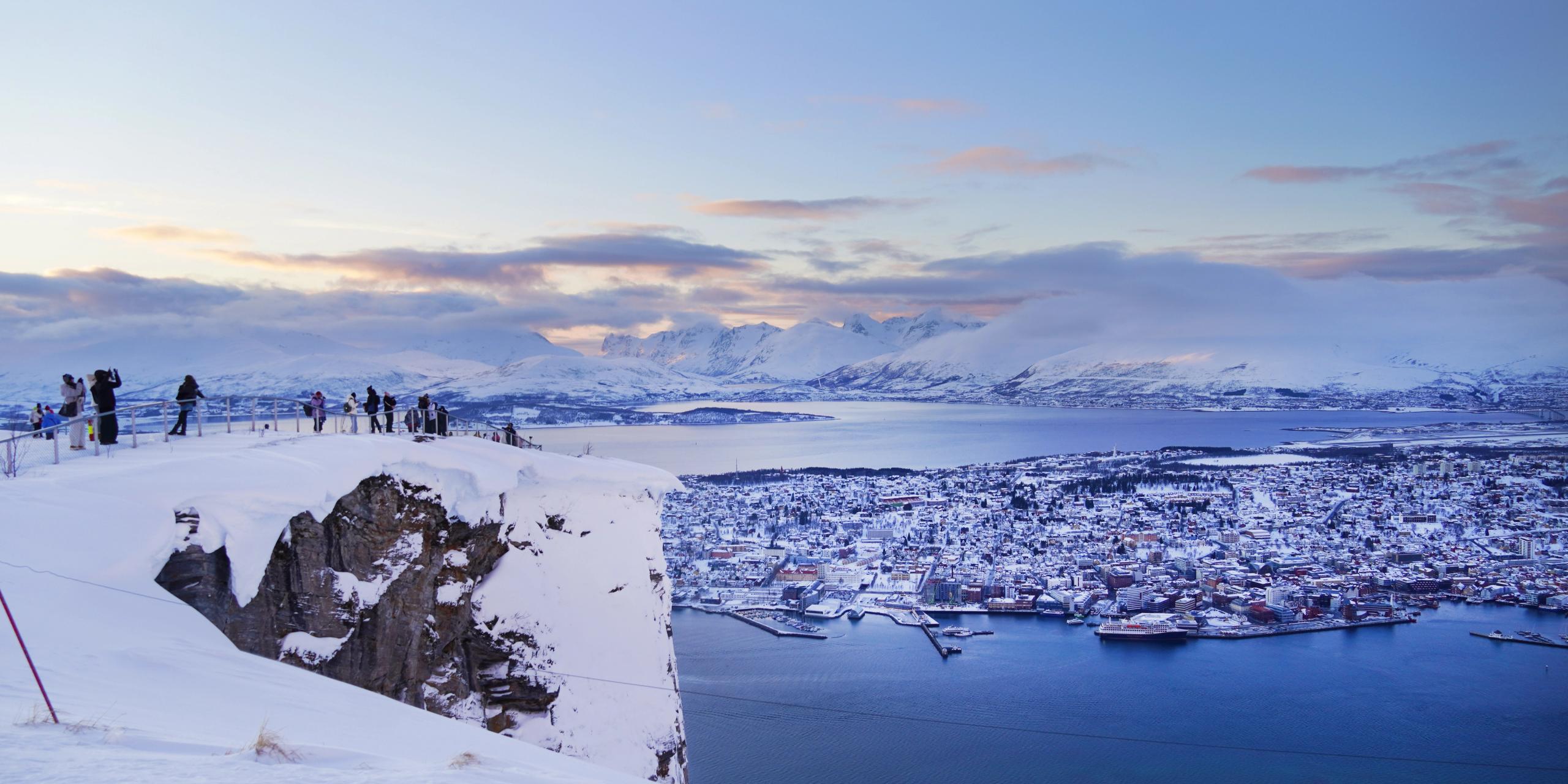 People at the fjellheisen view point in Tromsø