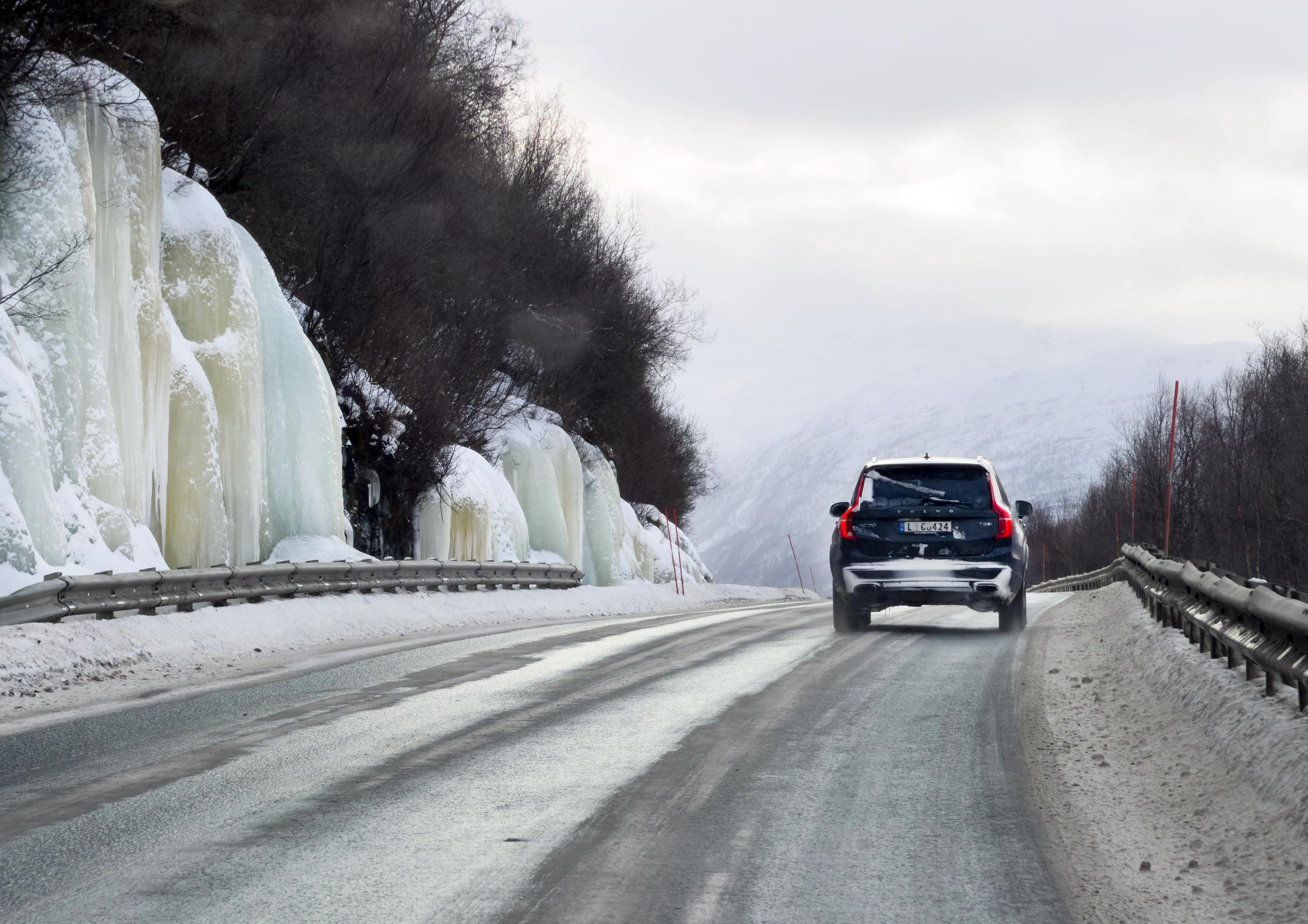 Winter driving - drive on the right side of the road