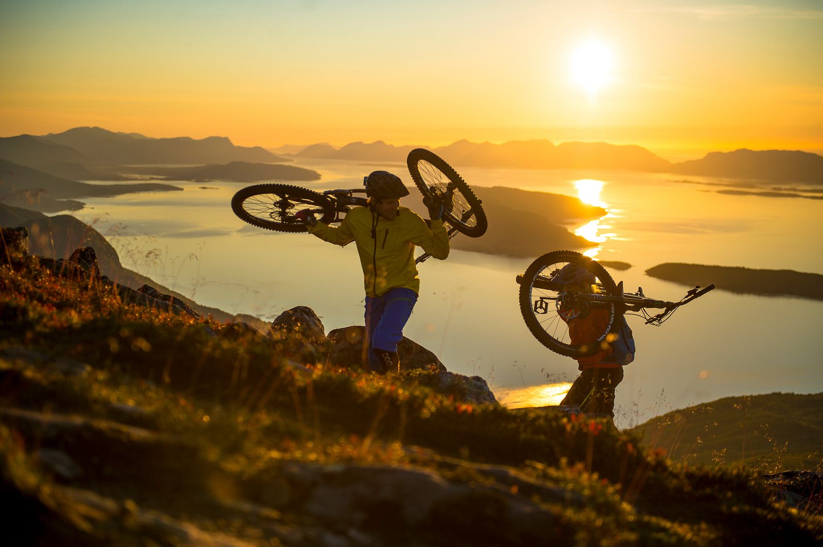 Two men biking in Romsdalen