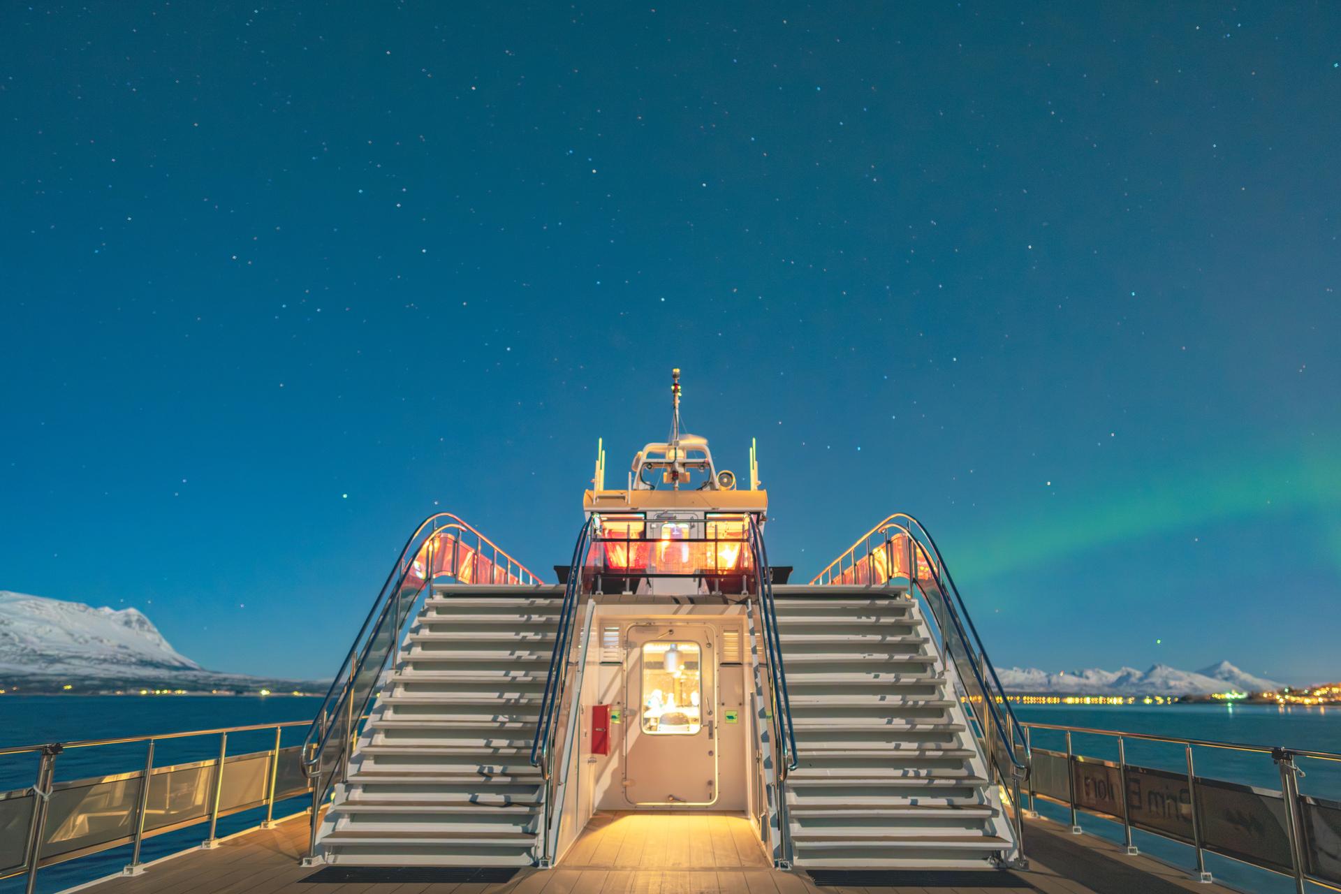 Northern lights cruise with Brim Explorer electrical cruise ship