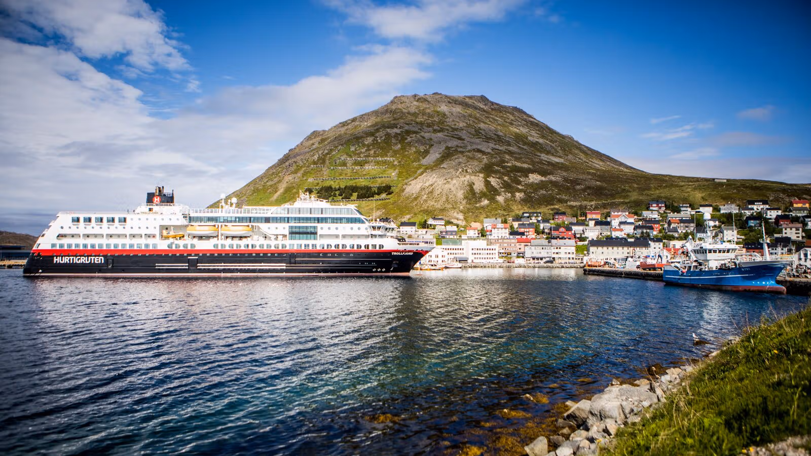 Hurtigruten located in port Honningsvåg