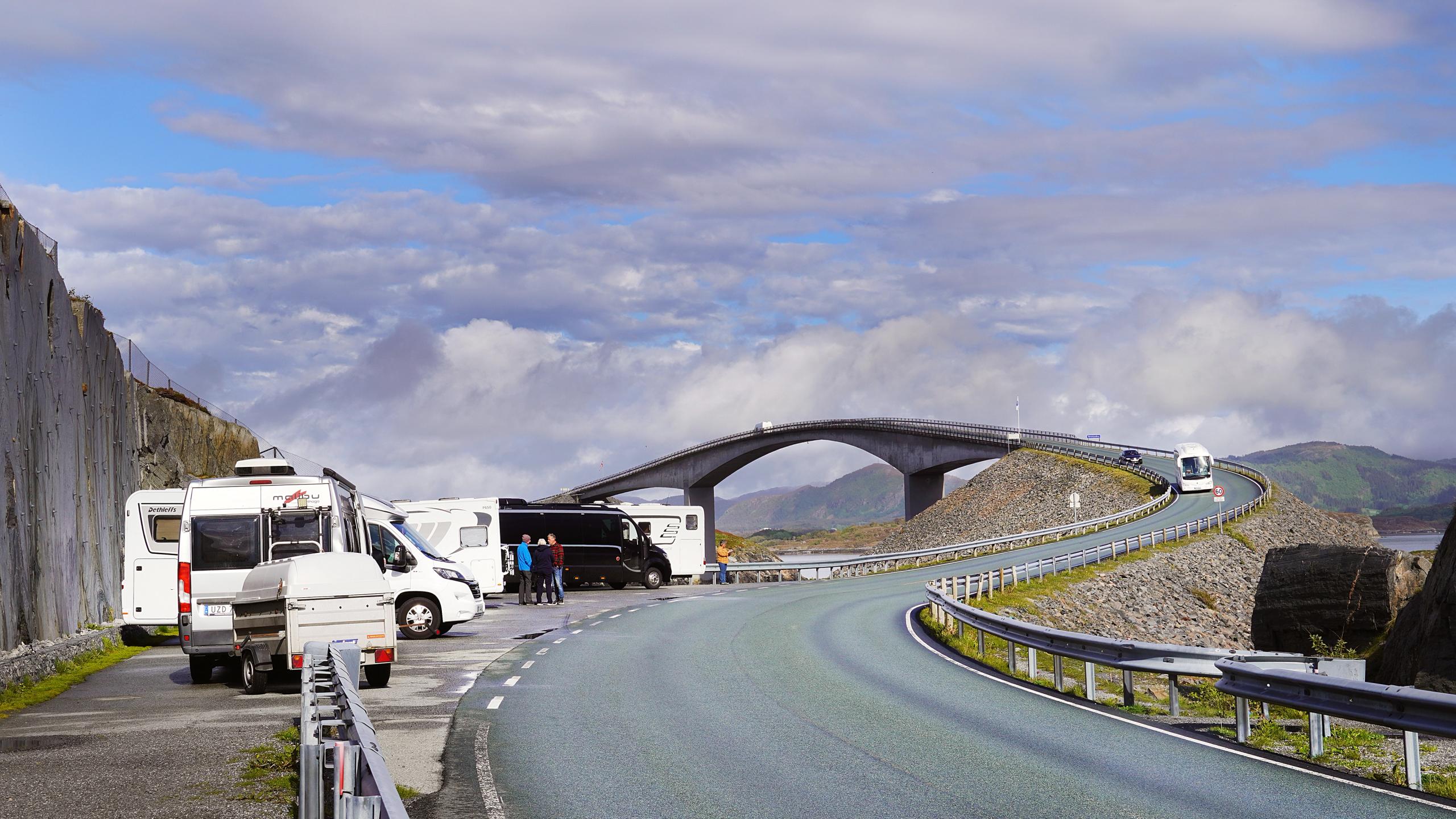 Motor homes by the Atlanterhavsvegen Atlantic Road Scenic route