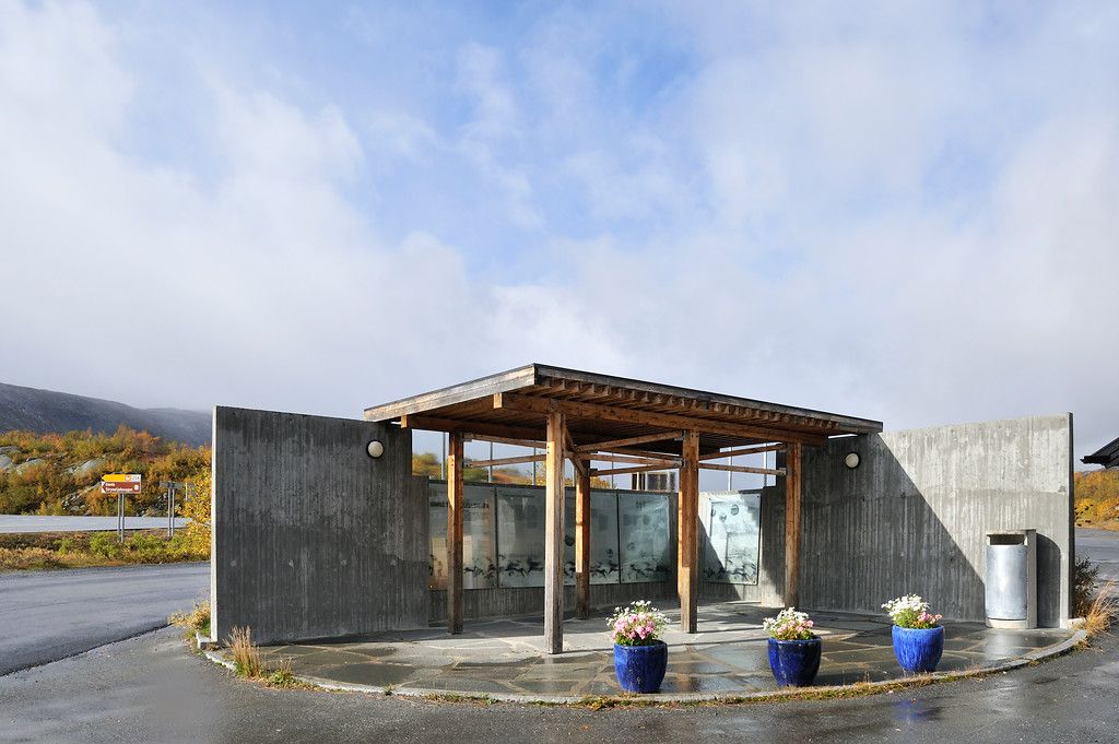 An information centre by the road.