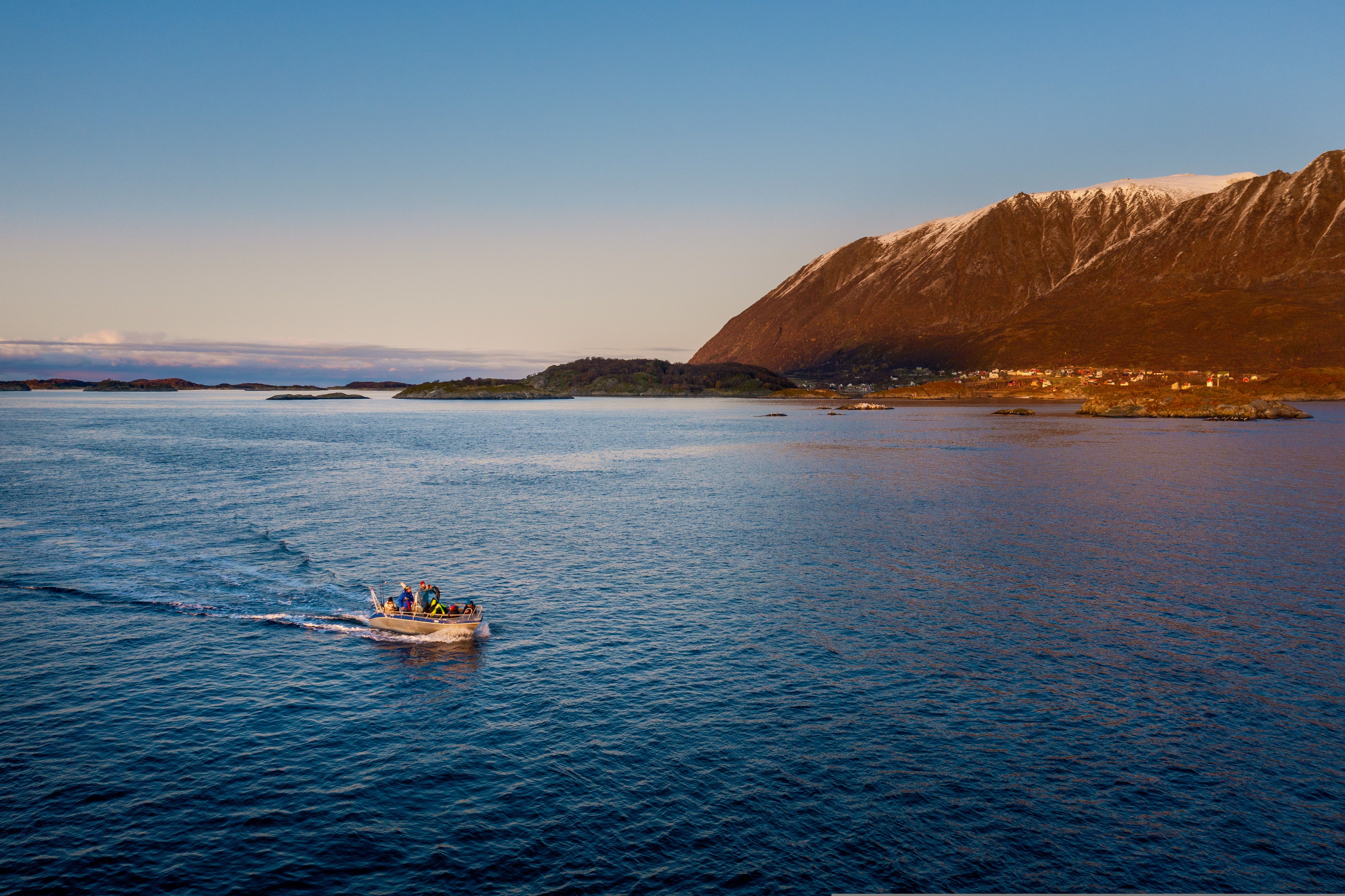 Fiskebåt i Harstad i Nord-Norge