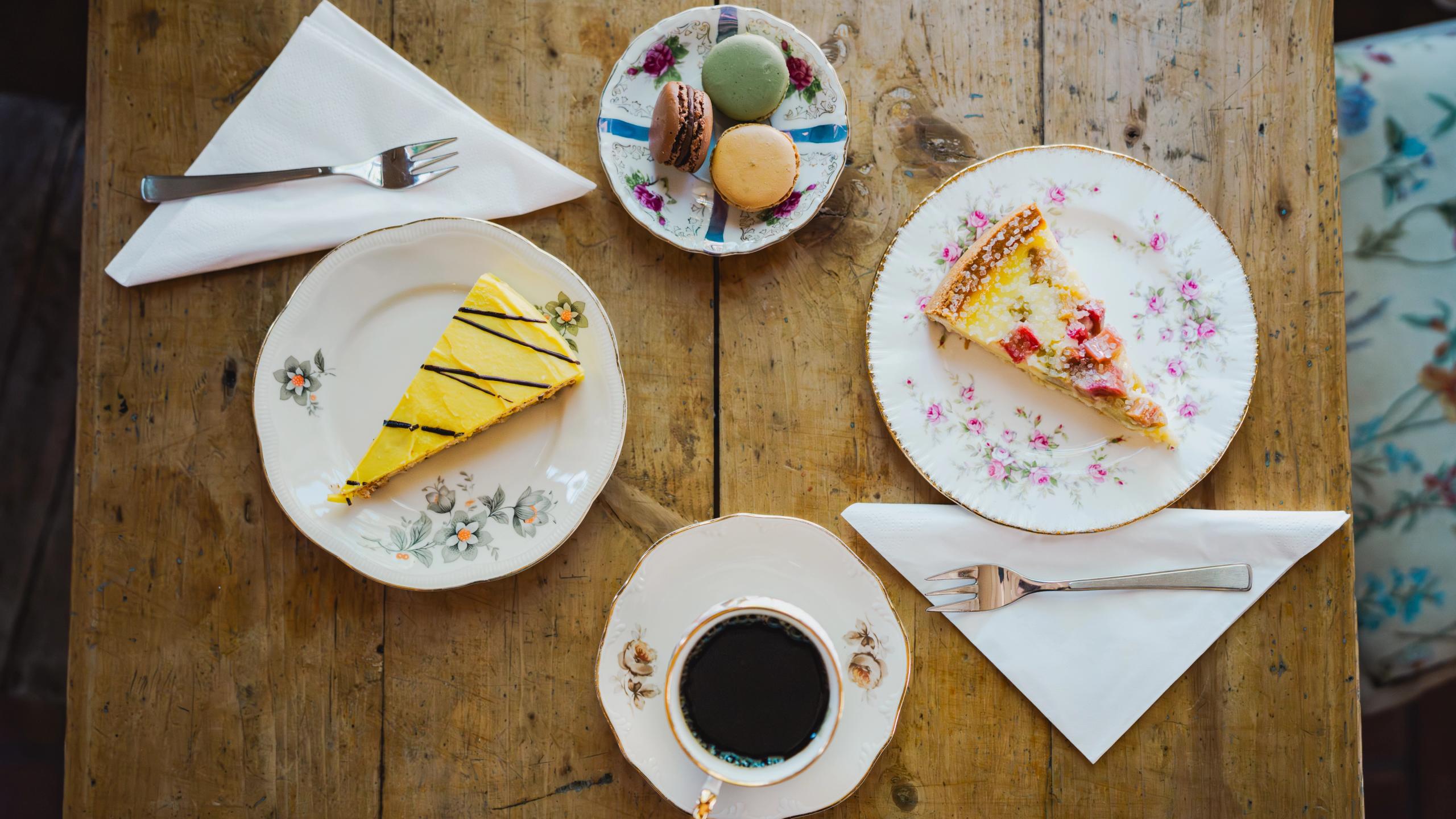 Coffee and cakes at Havfuglen café.