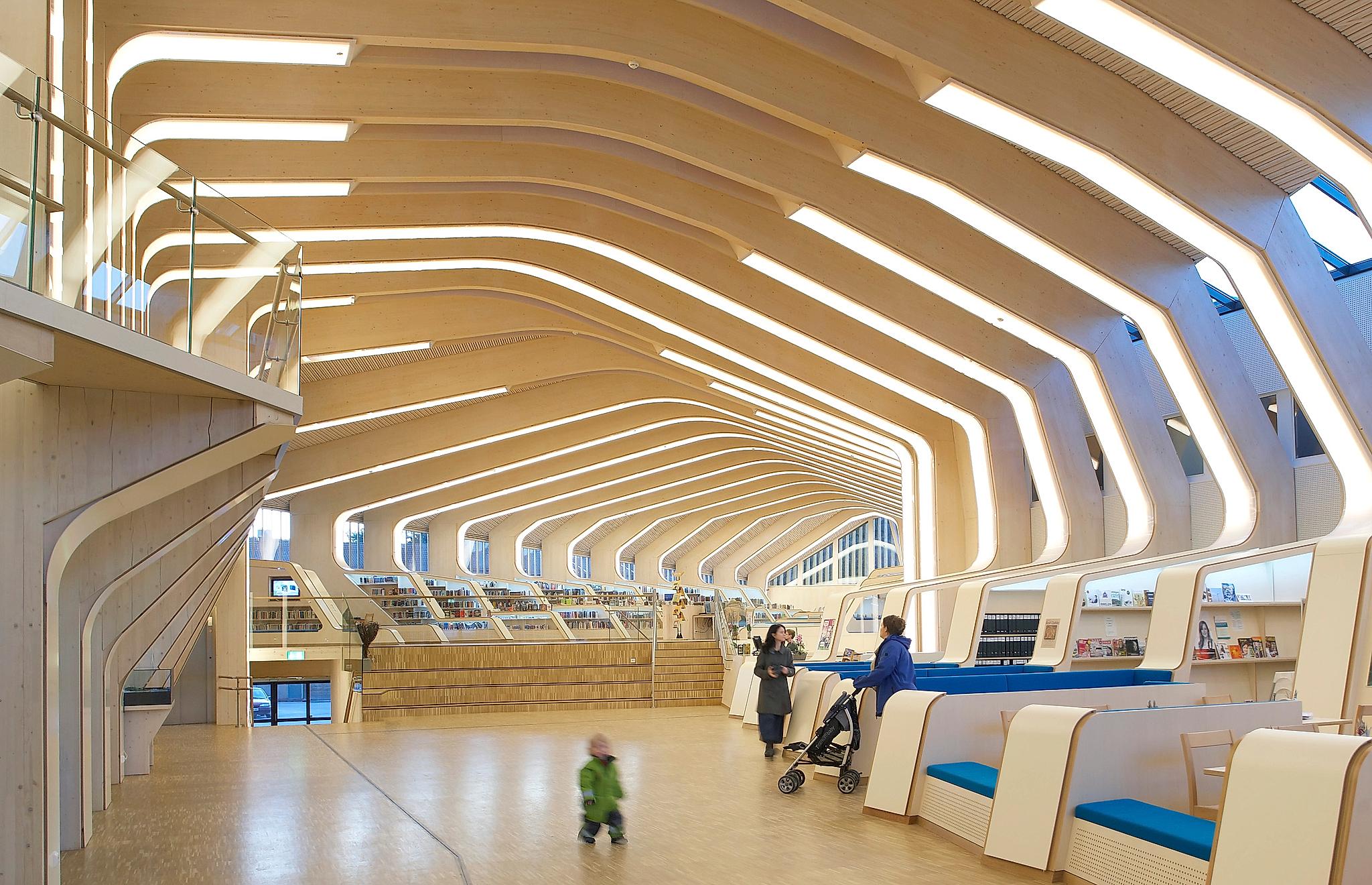 På innsiden av Vennesla bibliotek