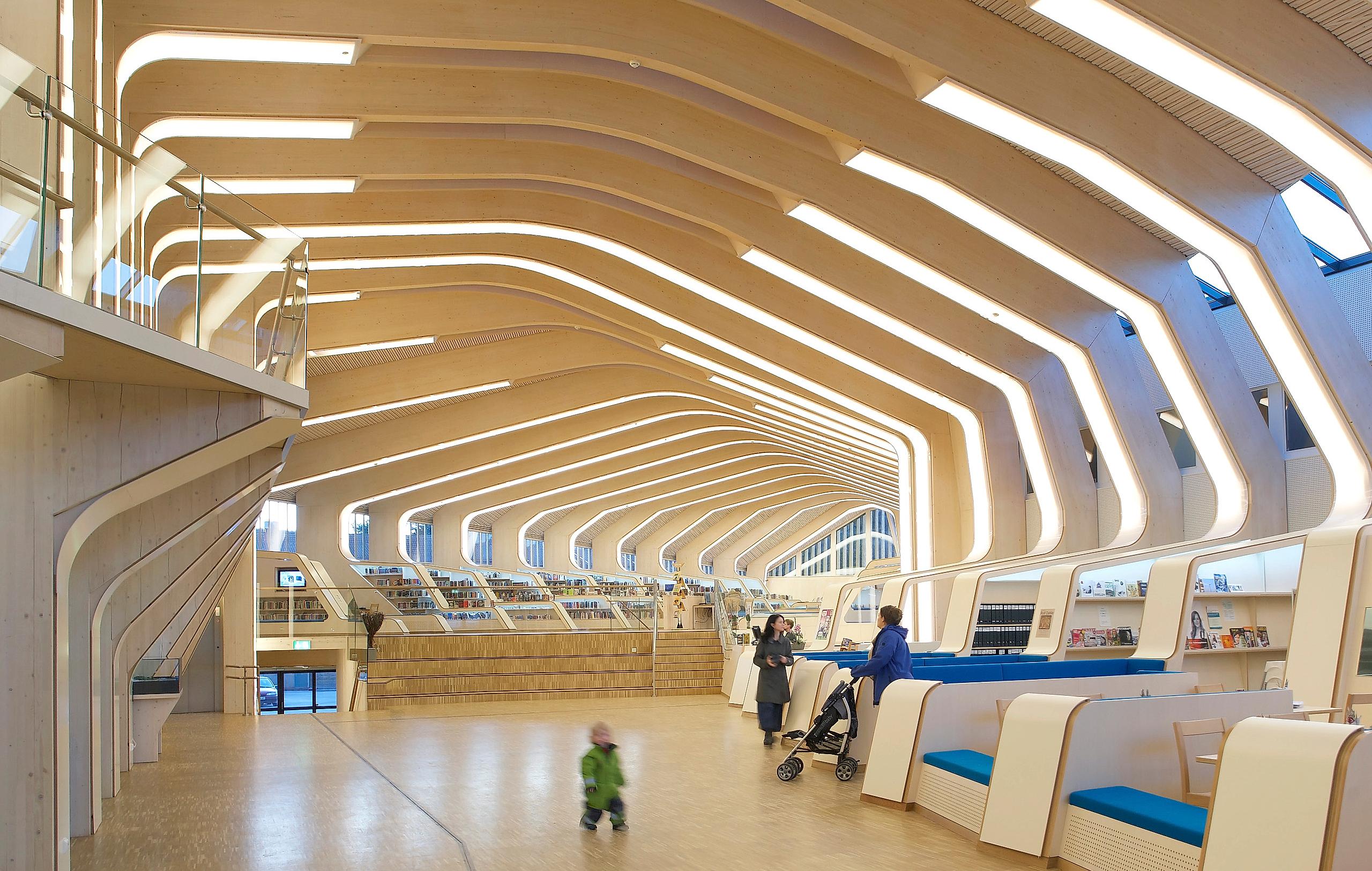 På innsiden av Vennesla bibliotek
