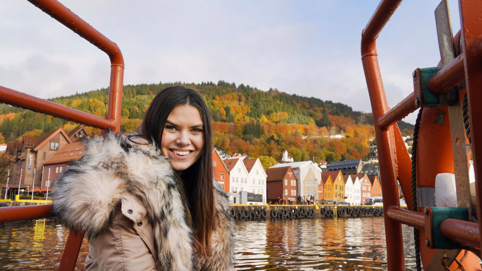Kvinne på Beffenferja i Bergen