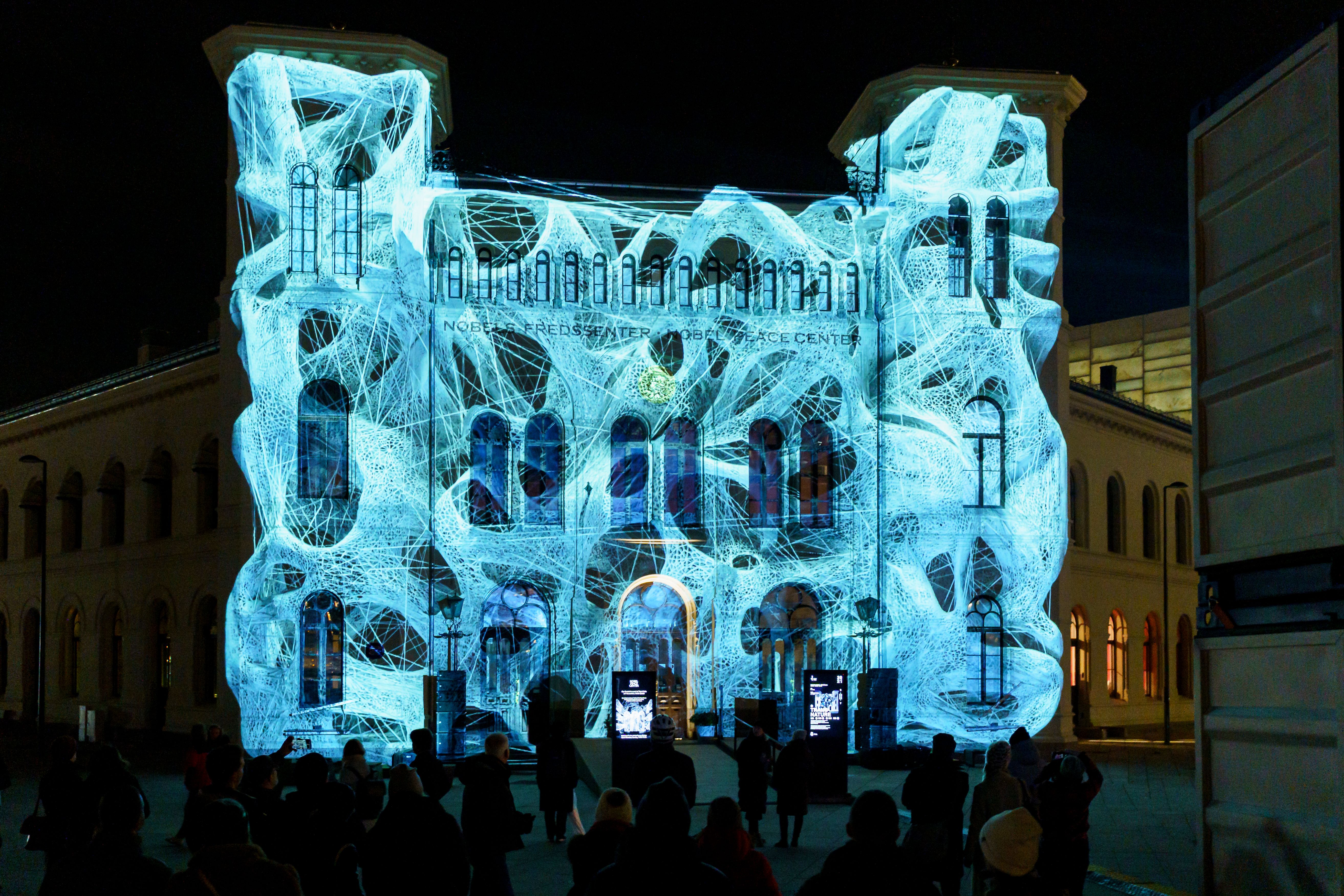 Nobels fredssenter lyst opp under Fjord Oslo lyskunstfestival