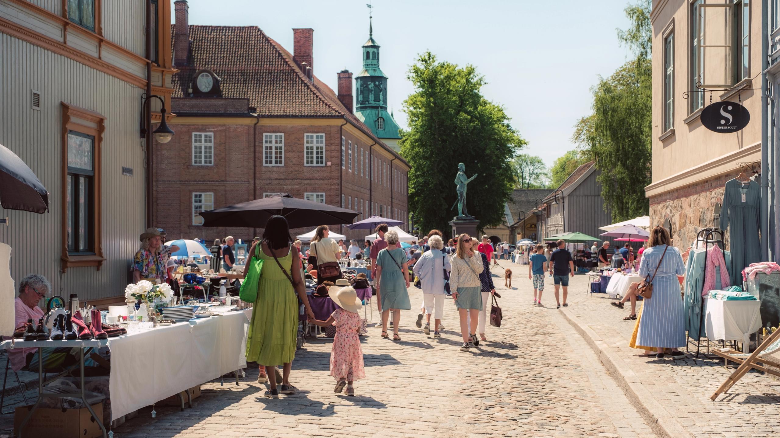 People at a market in Fredrikstad