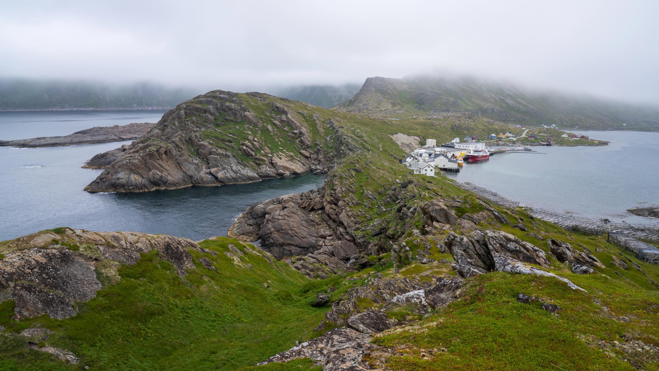 Landskap over Tufjord på Rolvsøya