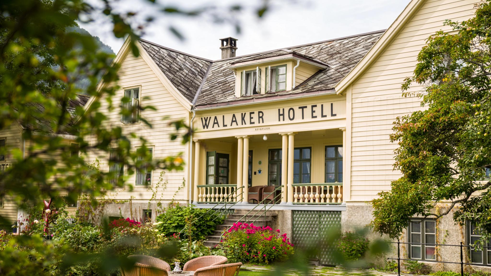 Historiske Walaker Hotell i Solvorn ved Sognefjorden på Vestlandet