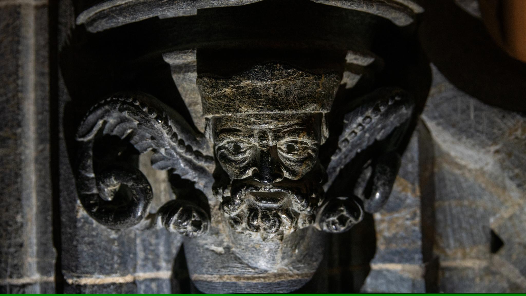 Skulptur i Nidarosdomen i Trondheim in Trøndelag