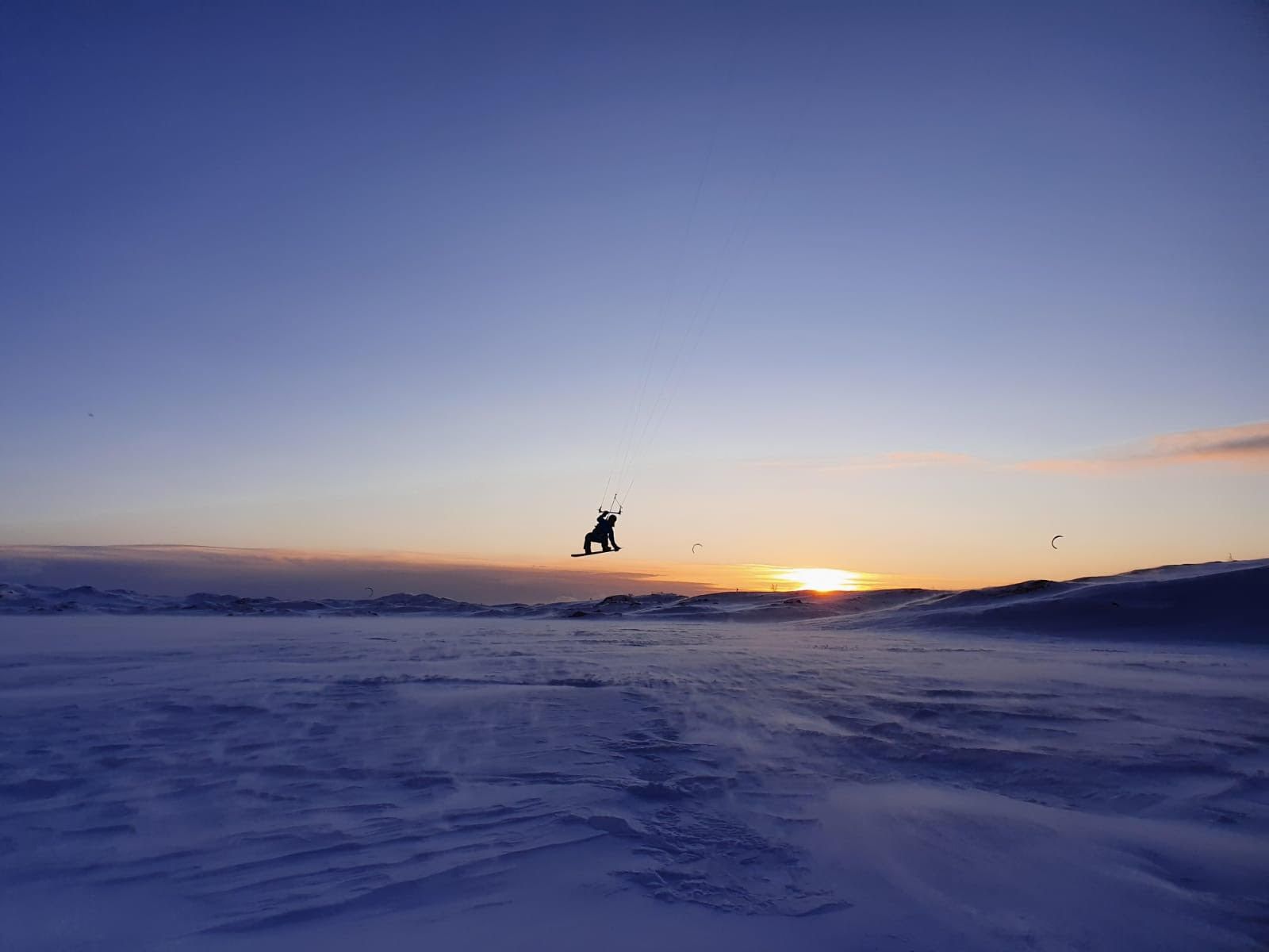Mennesker kiter på snøen på Bergsjøstølen i Ål i Hallingdal på Østlandet