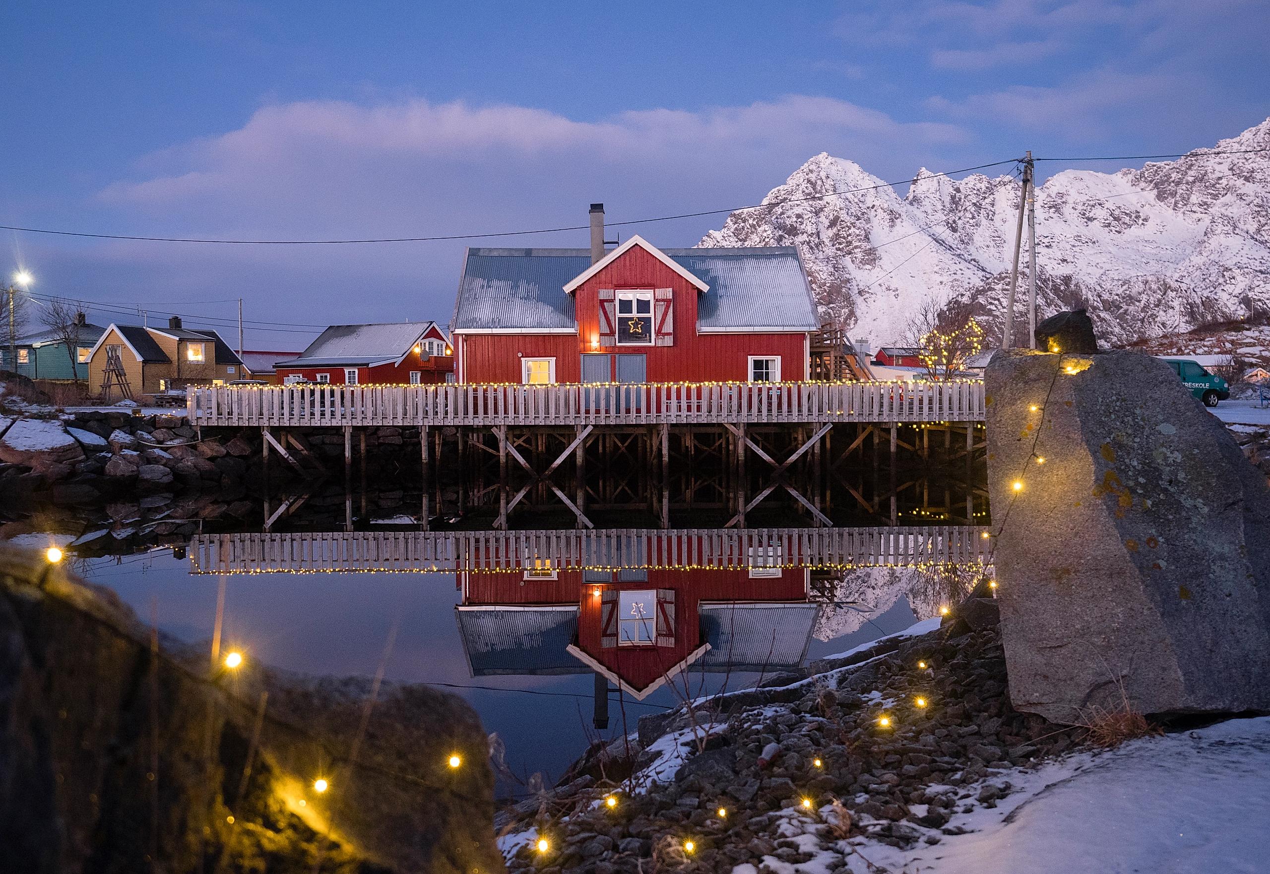 Christmas and a rorbu cabin in Henningsvær in Lofoten.