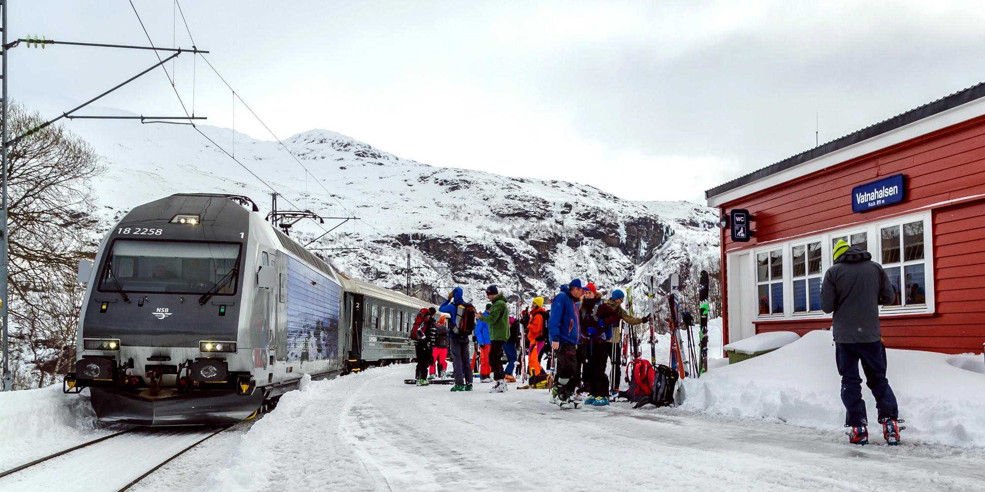 Vatnahalsen train station