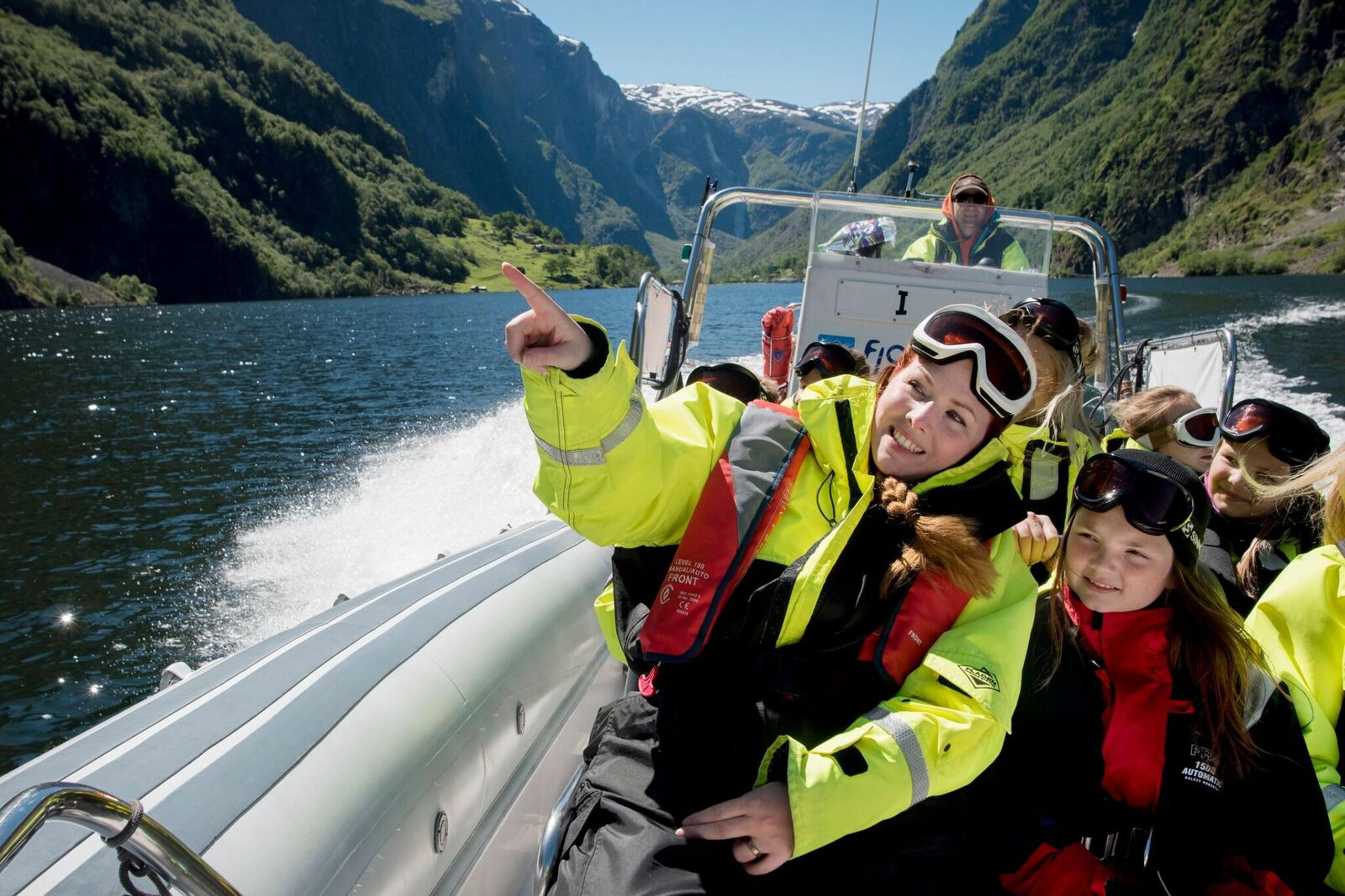 FGS-Fjordsafari - Authentic Scandinavia