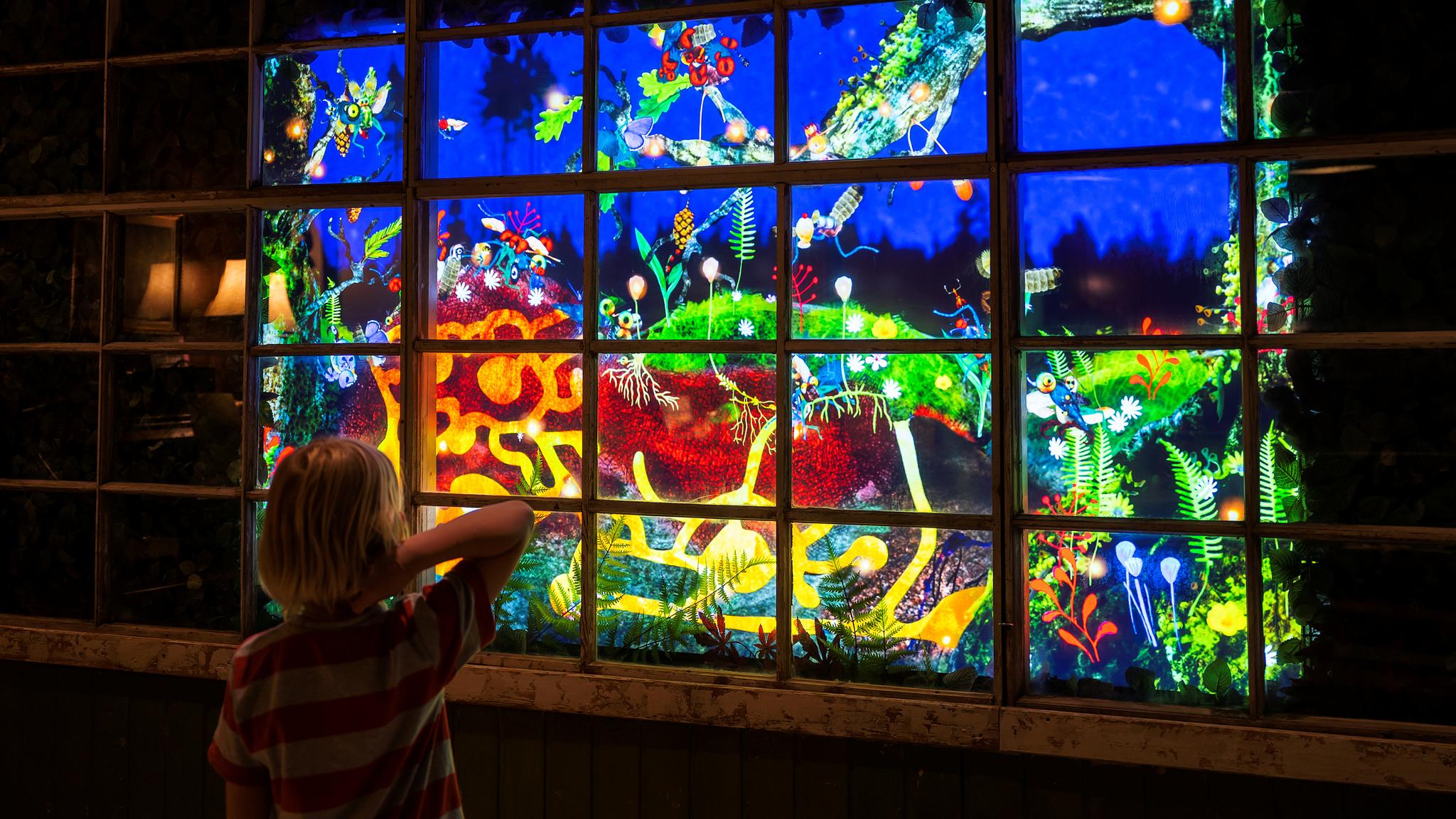 Barn utforsker Urskogen Silva på Nasjonalmuseet