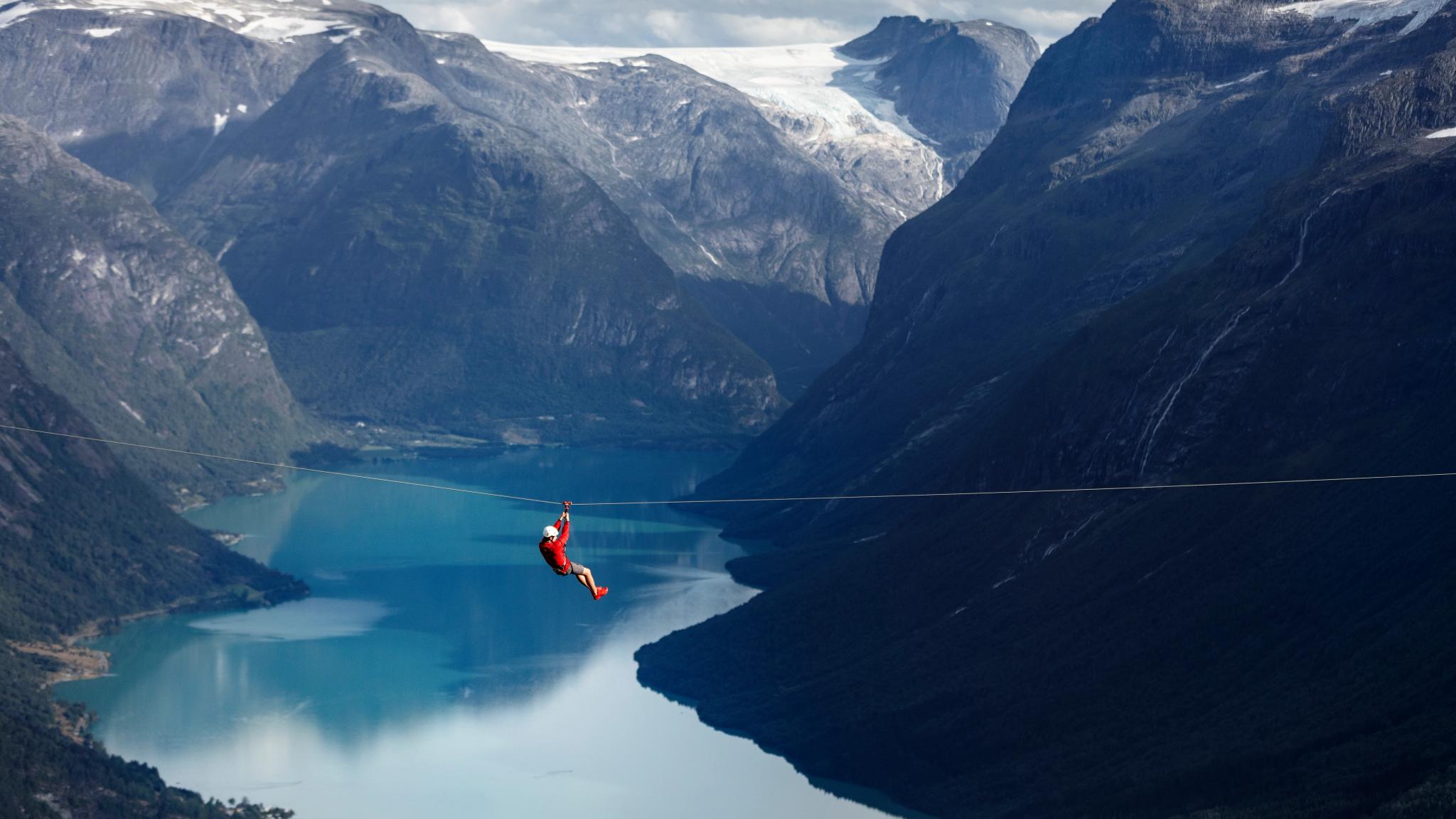 Zipline in Loen.