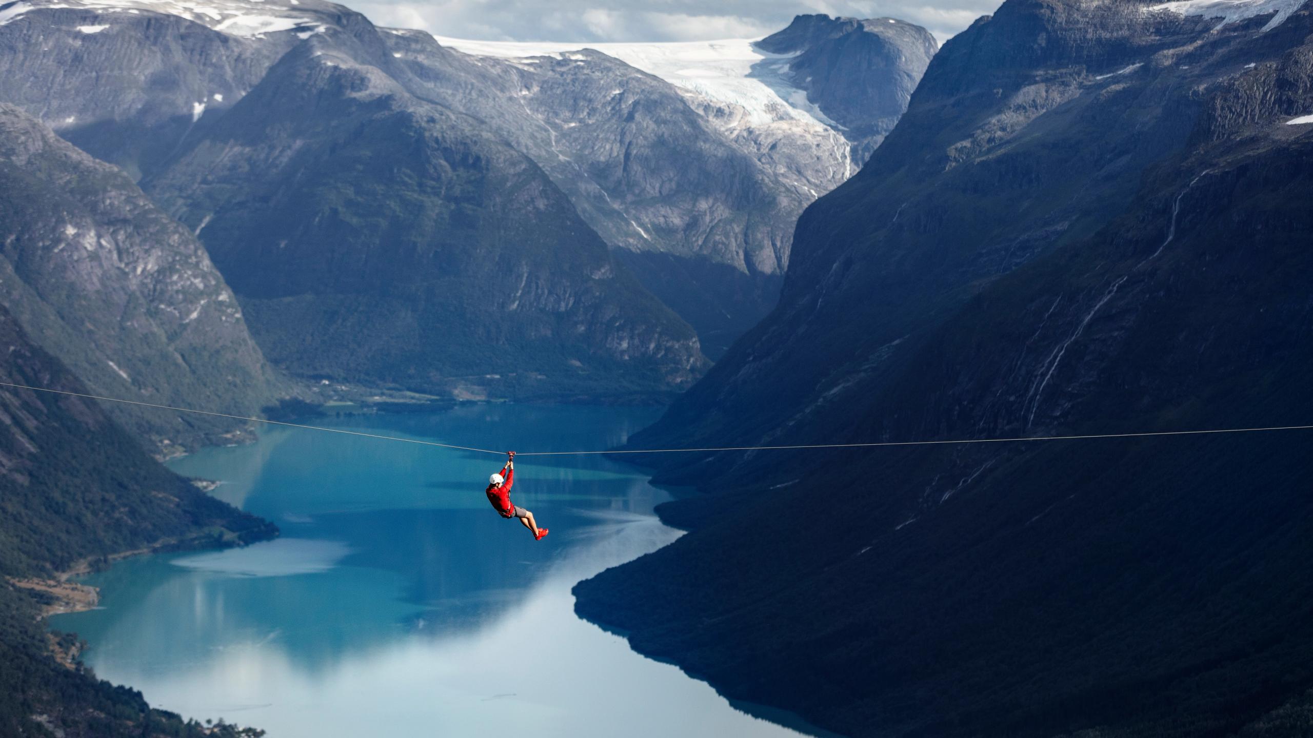 Zipline in Loen.