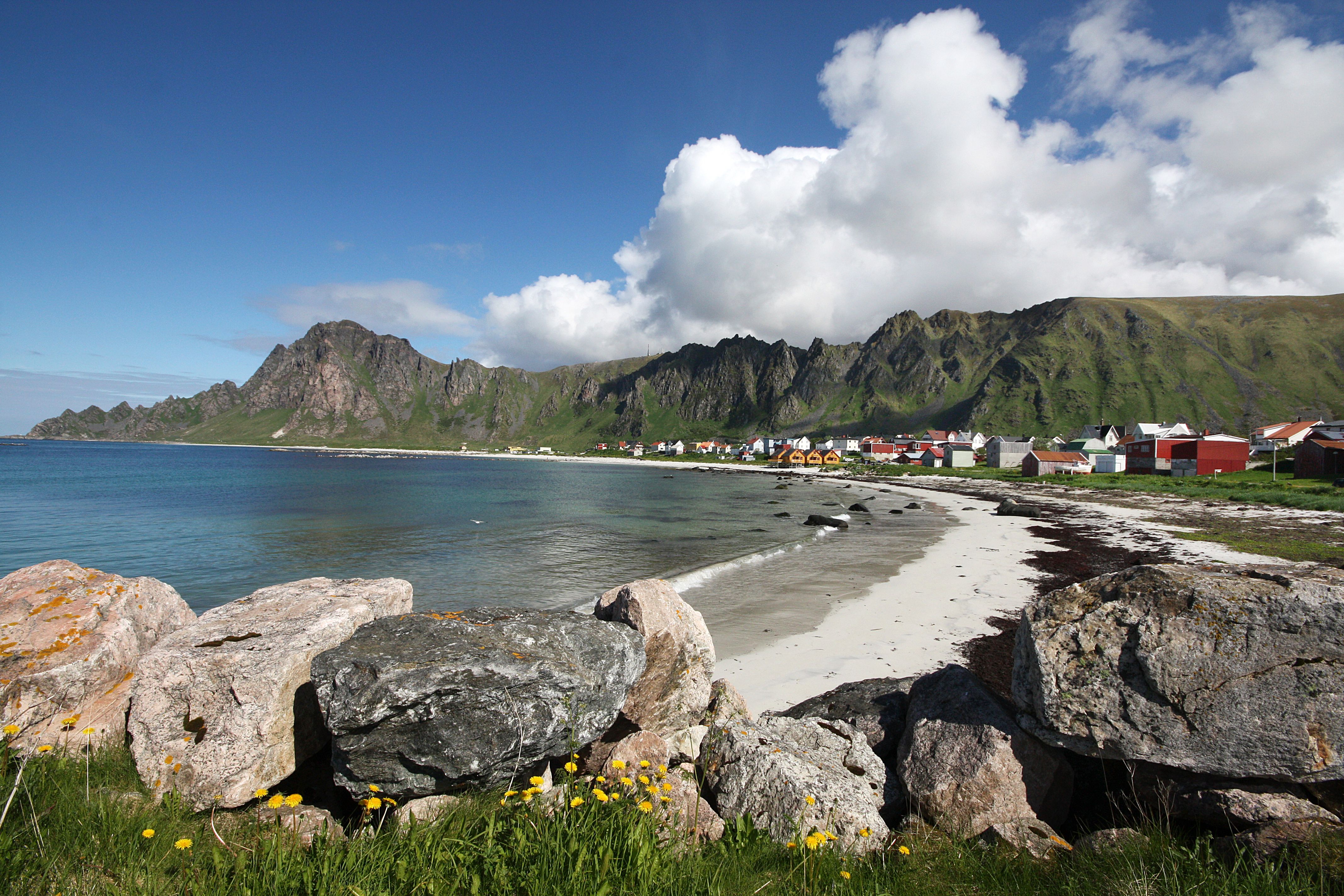 Stranden i Bleik på Andøya i Nord-Norge