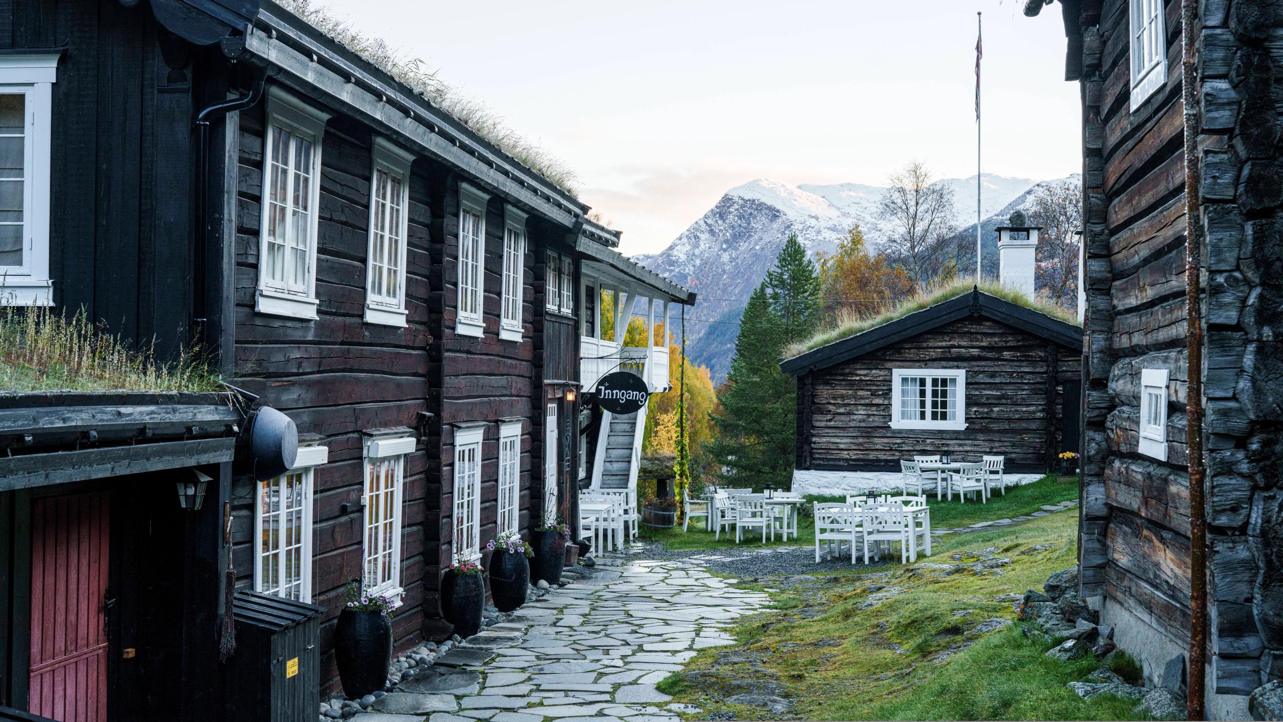 Røisheim Hotell om høsten.
