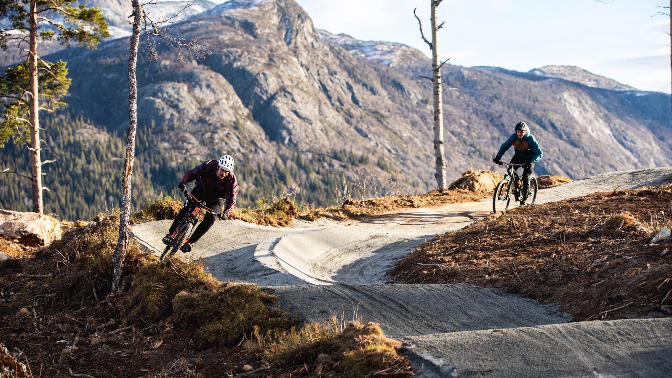 People mountain biking in Hemsedal, Eastern Norway