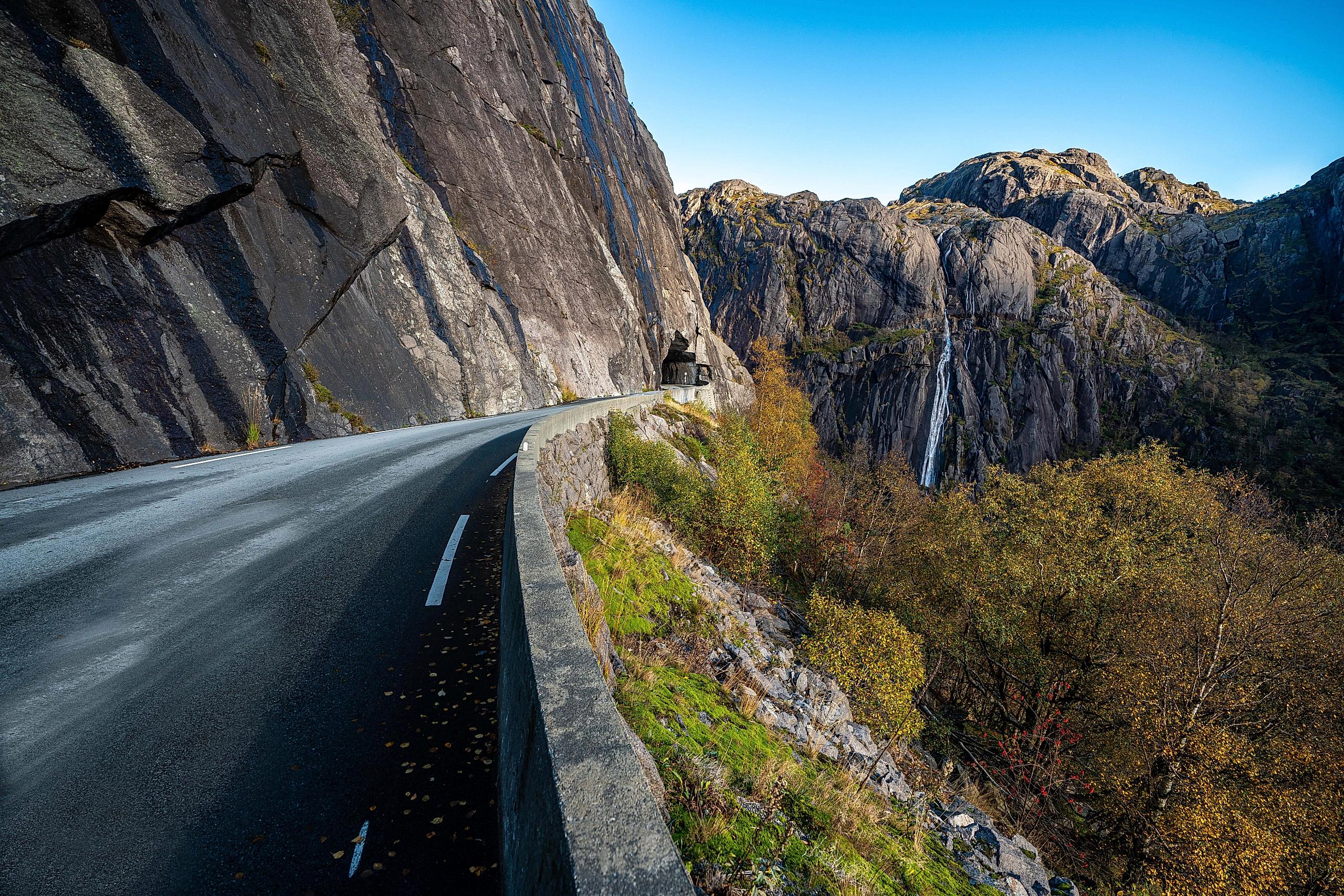The road through the Jøssingfjord