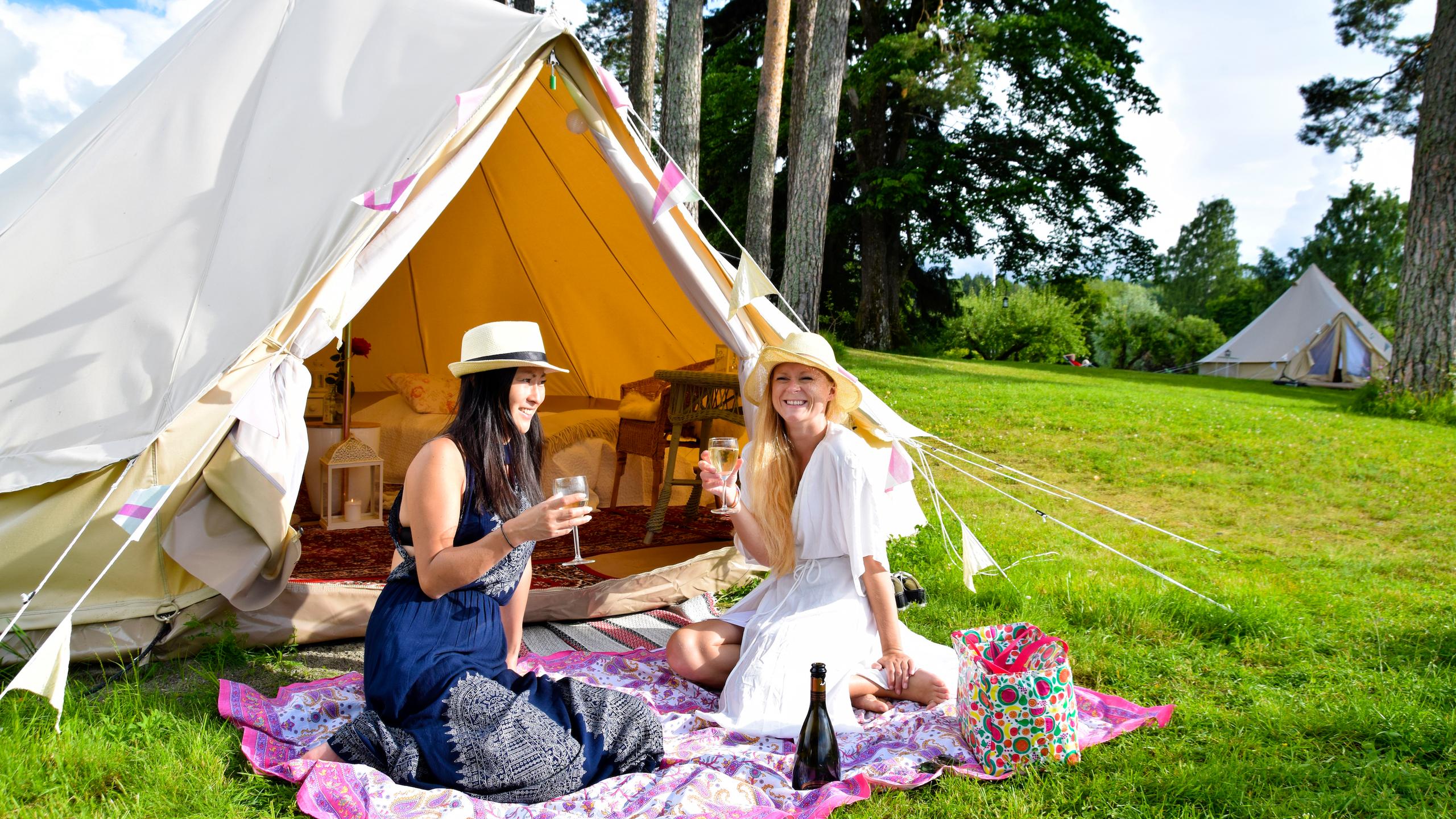 Two women glamping in Hadeland, Eastern Norway