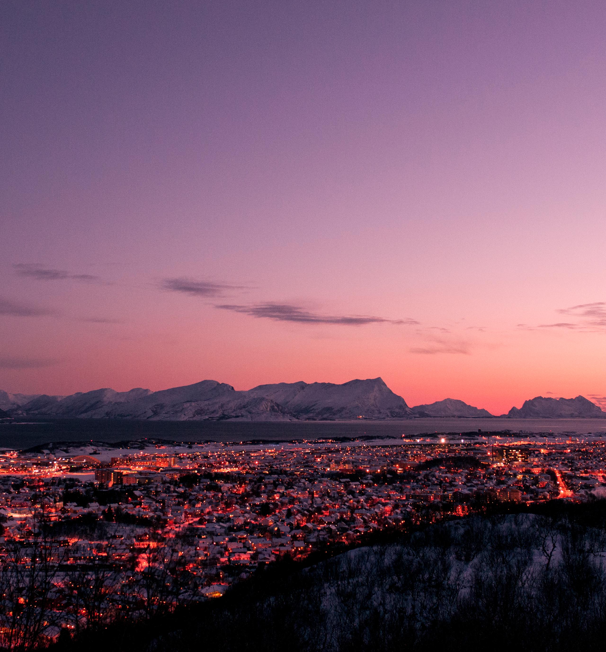 Bodø sentrum i skumring, Nord-Norge