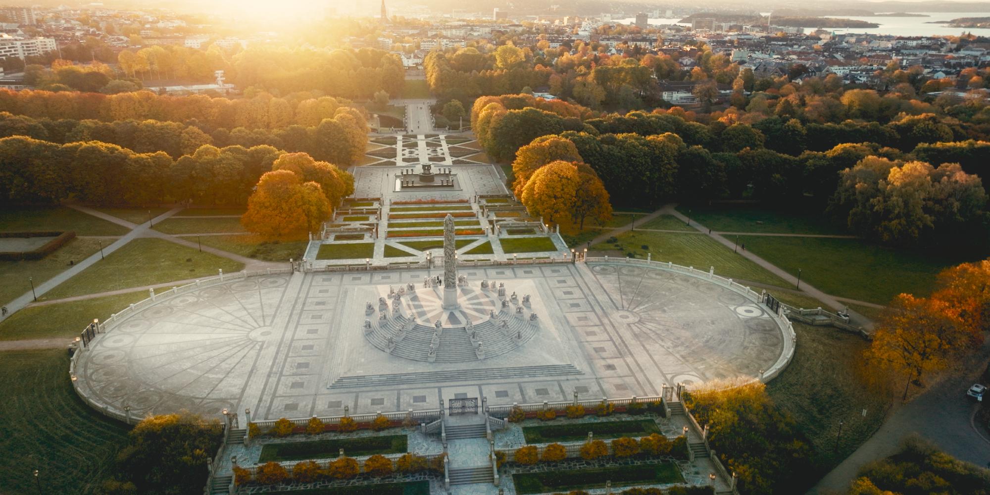 Dronebilde av Vigelandsparken på Frogner i Oslo