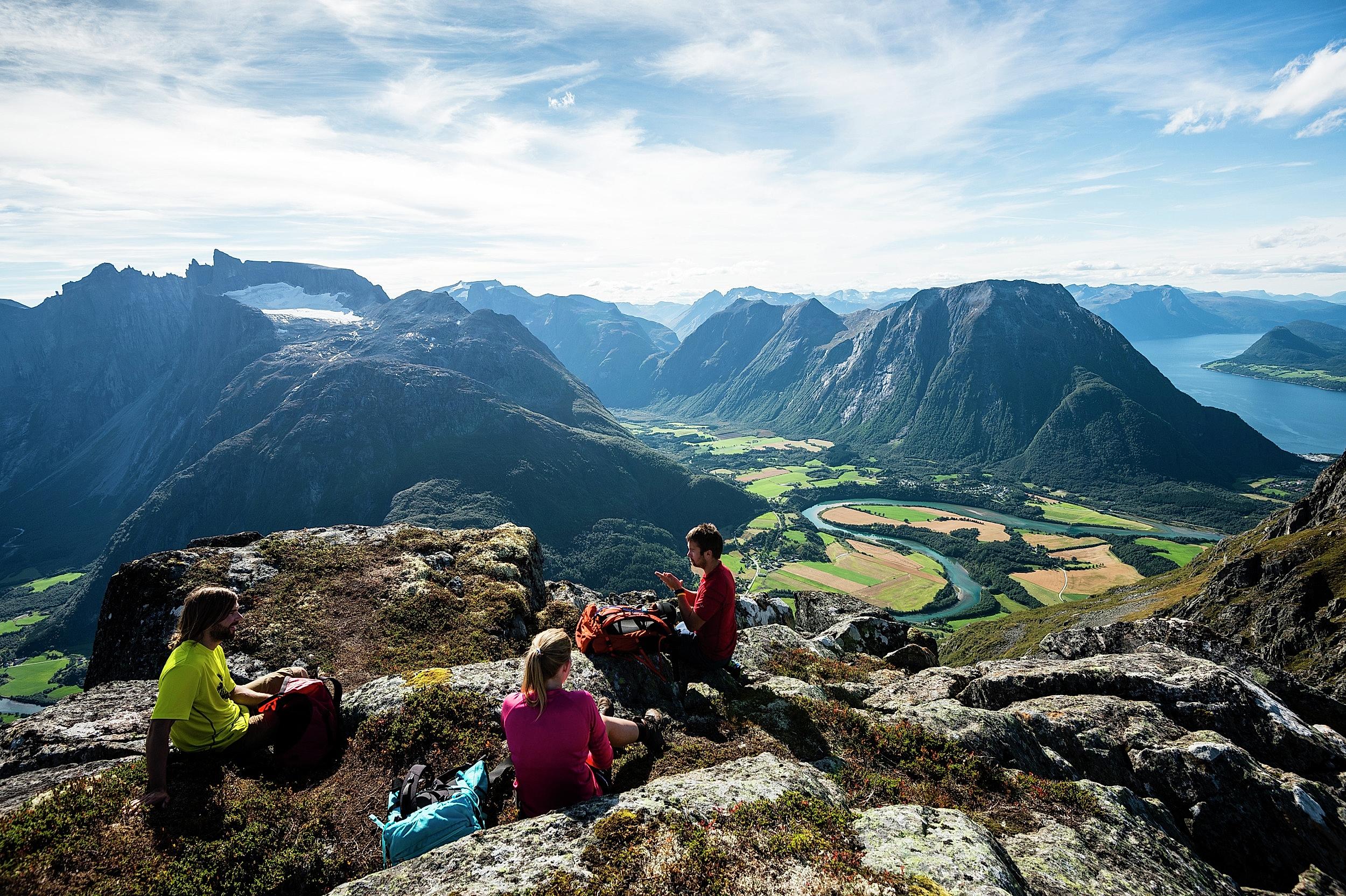 Fjelltur over Romsdalseggen i Åndalsnes på Vestlandet