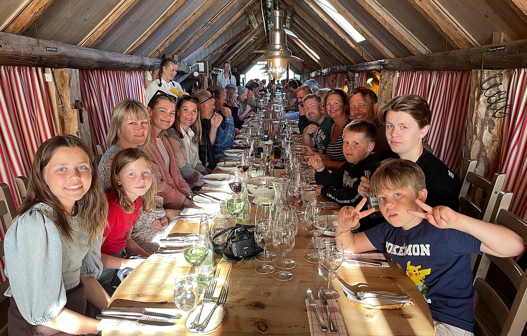 A big family pluss friends are going on a family holiday to the farm Brimi Sæter in Lom
