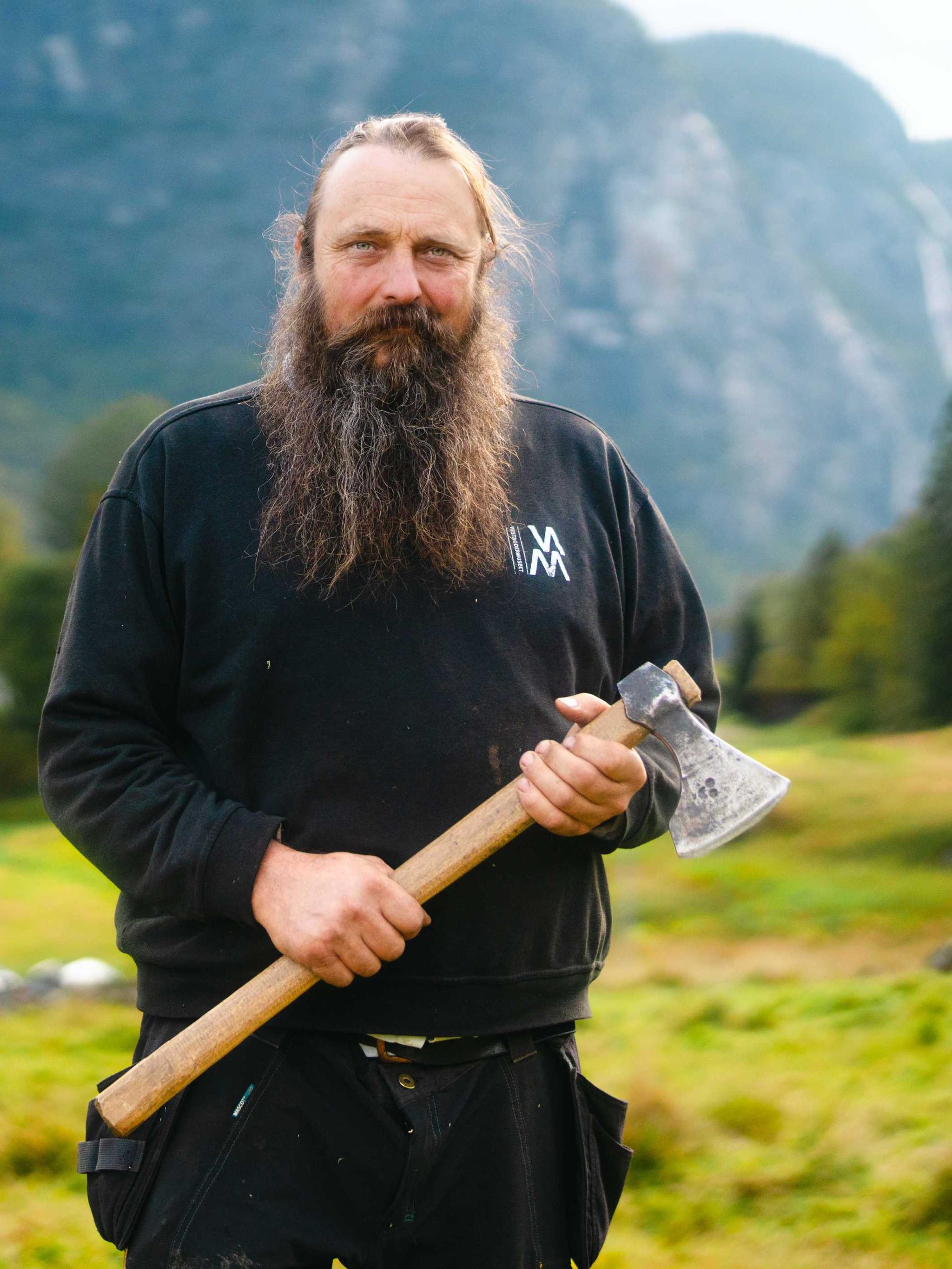 Craftsman Øyvind Mauren on the Setesdal stave church project