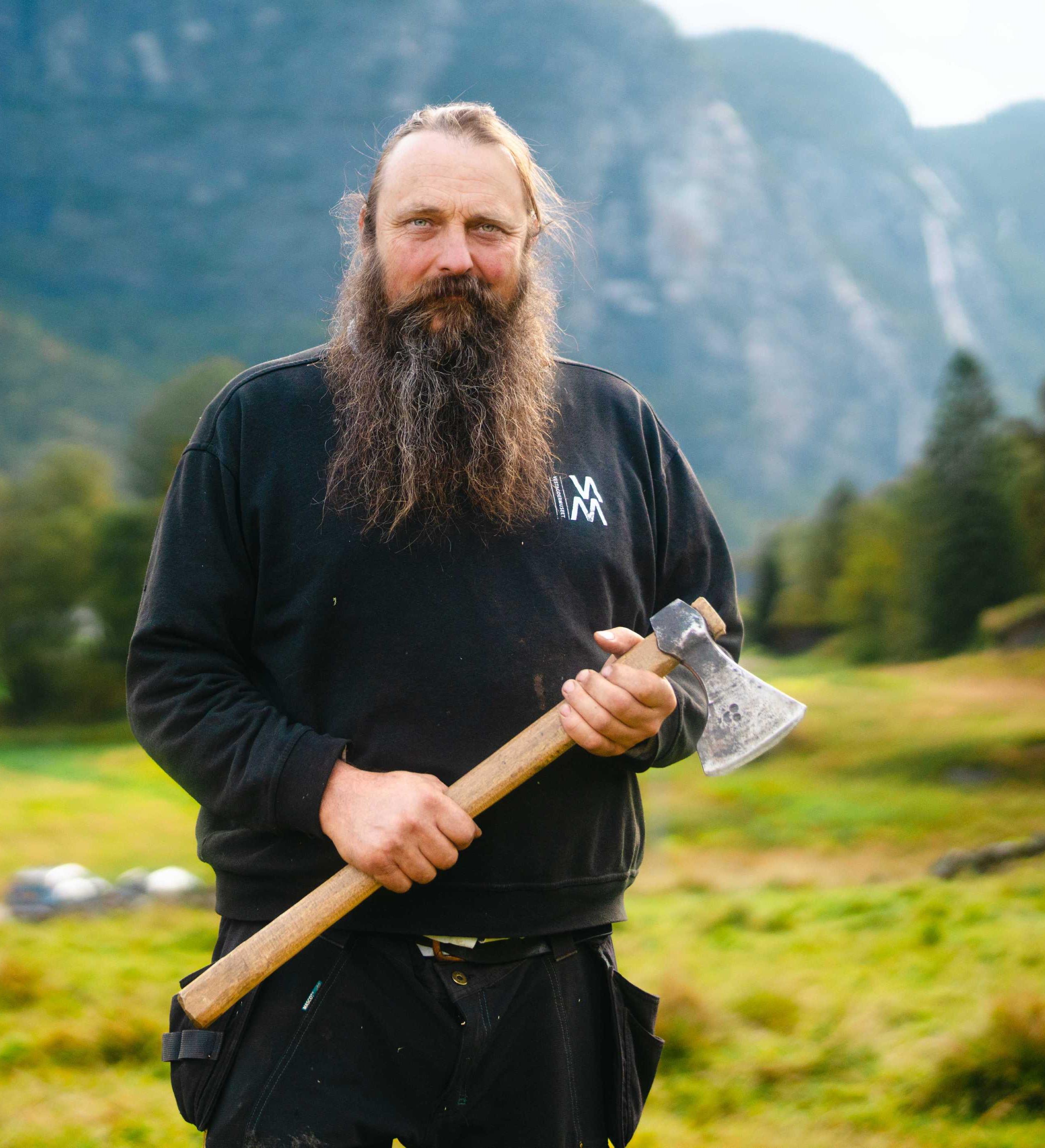 Craftsman Øyvind Mauren on the Setesdal stave church project