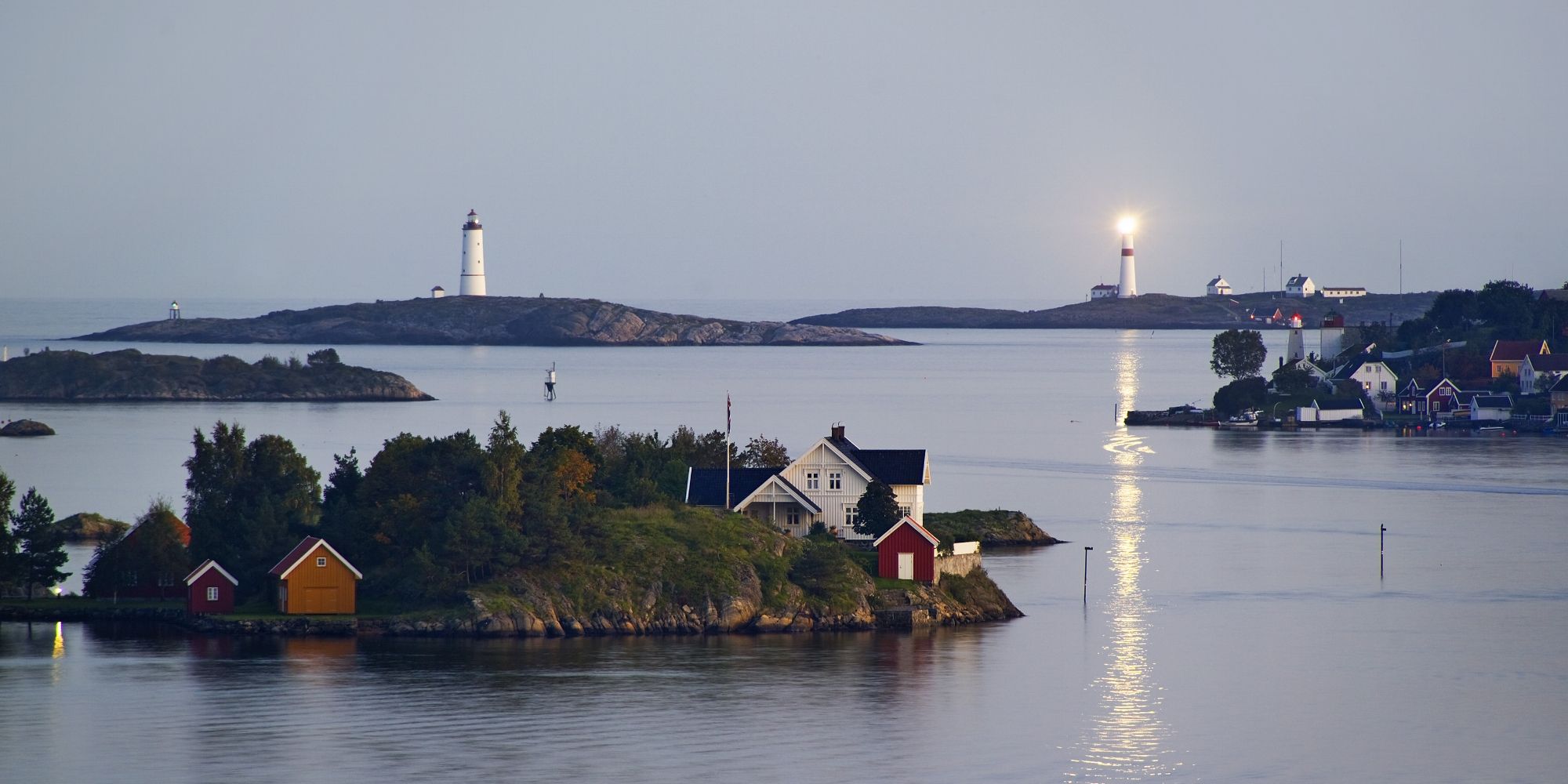 Galtesund with lighthouses Store and Lille Torungen in Arendal