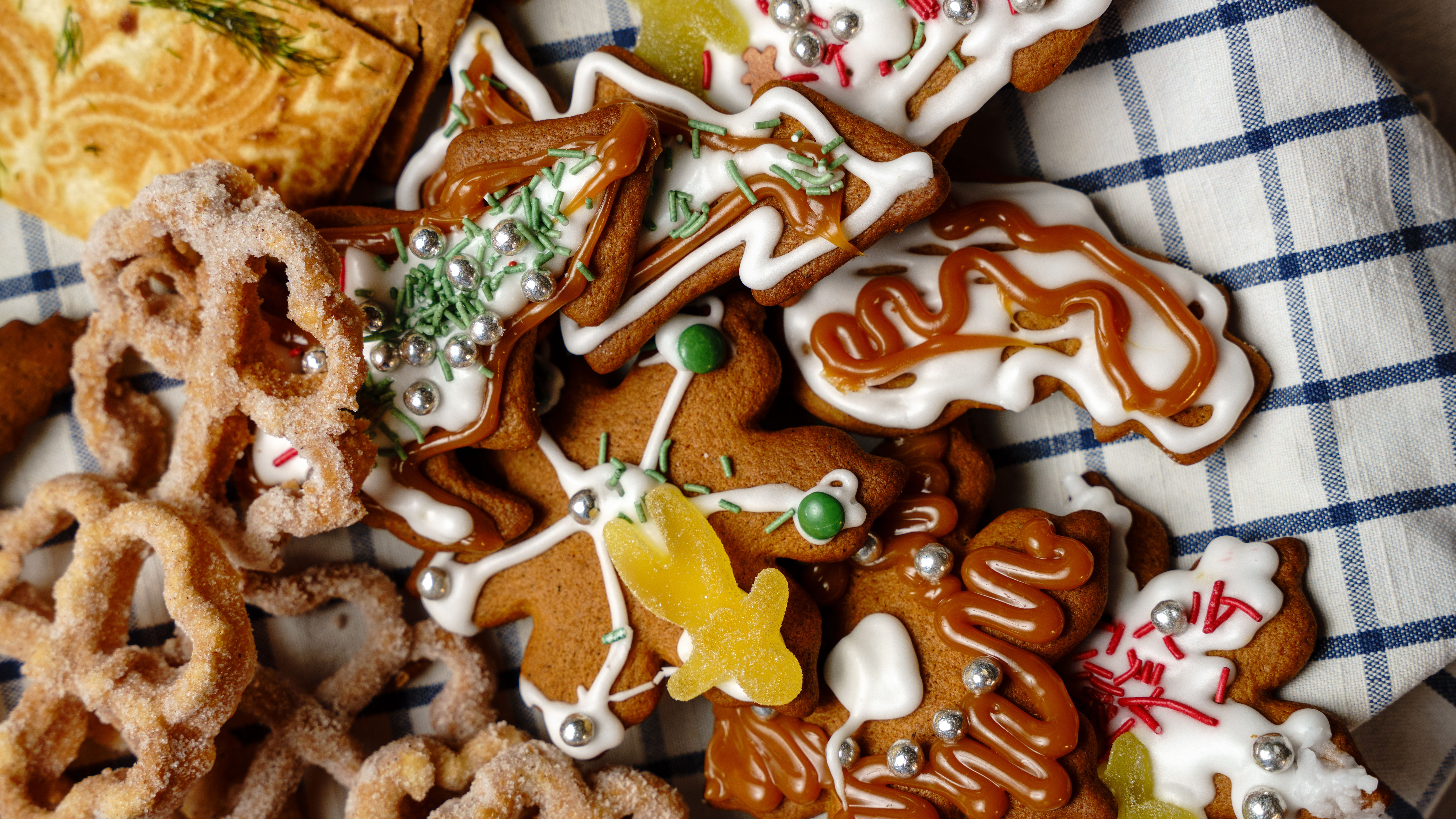 Gingerbread with sprinkles and decorations