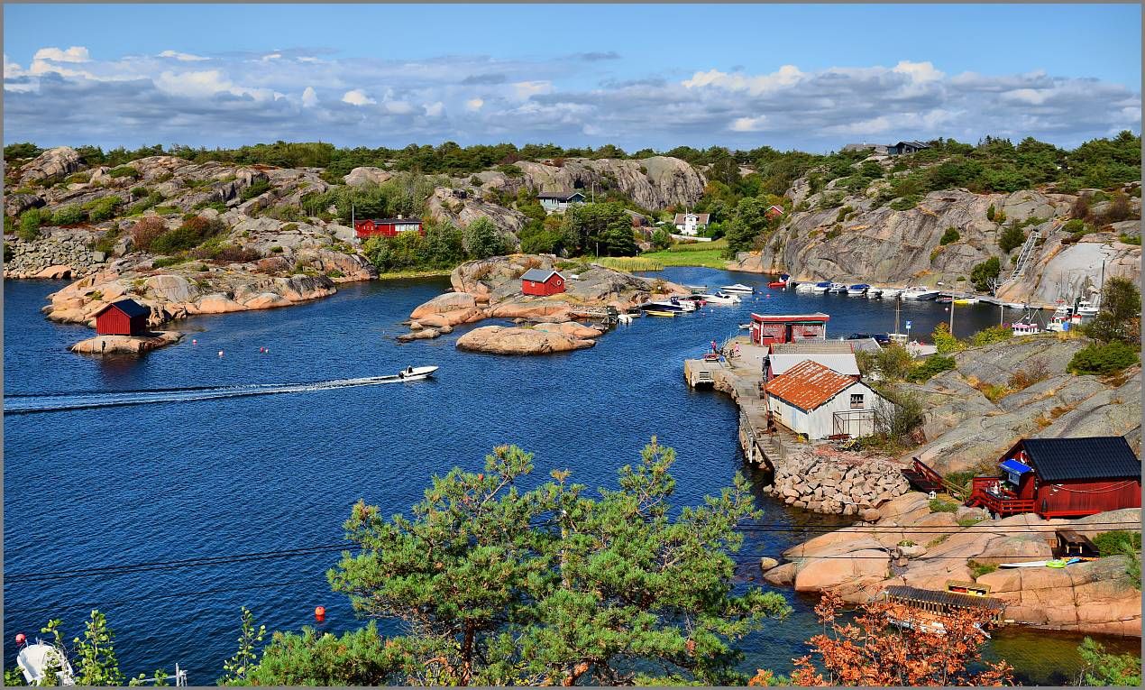 Den vakre kystlinjen på Hvaler utenfor Fredrikstad på Østlandet