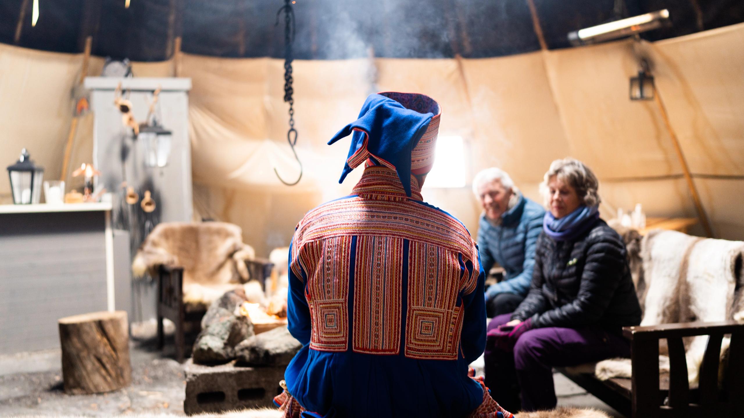 People learning more about Sami culture