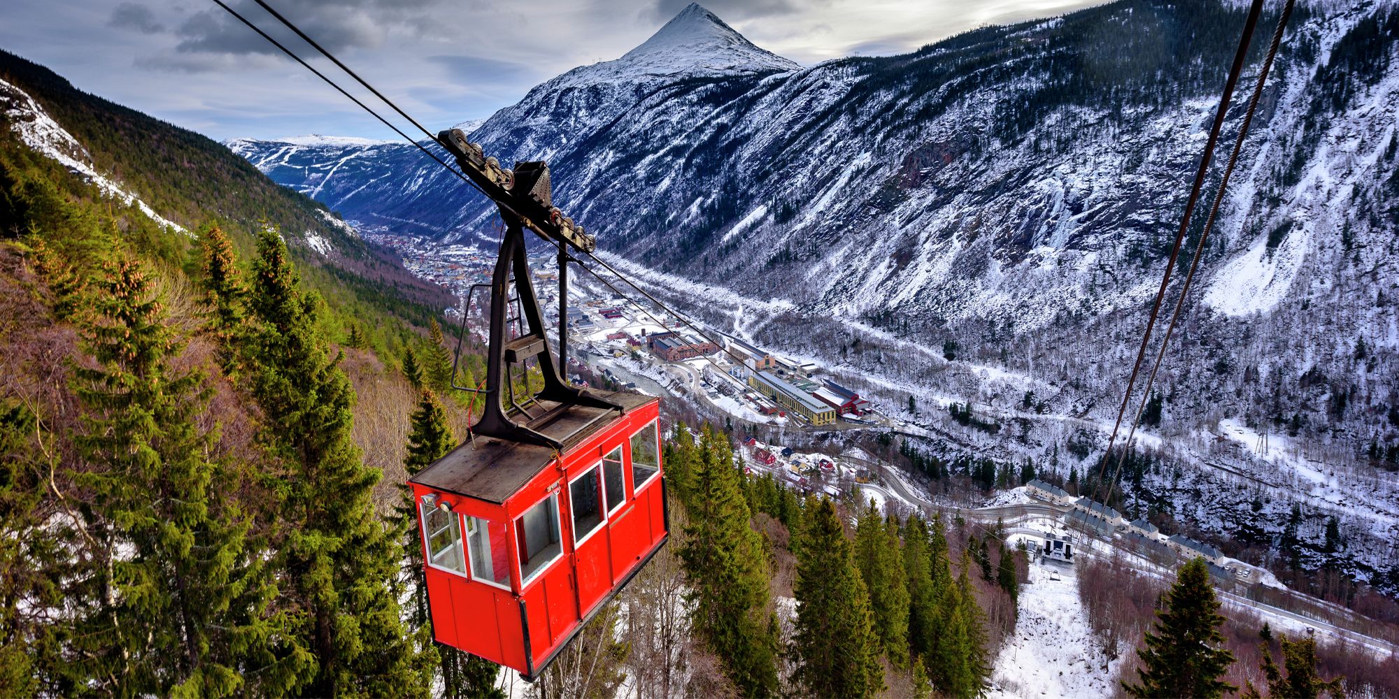 The Krossobanen cable car on its way up the mountain from Rjukan in Telemark, Norway