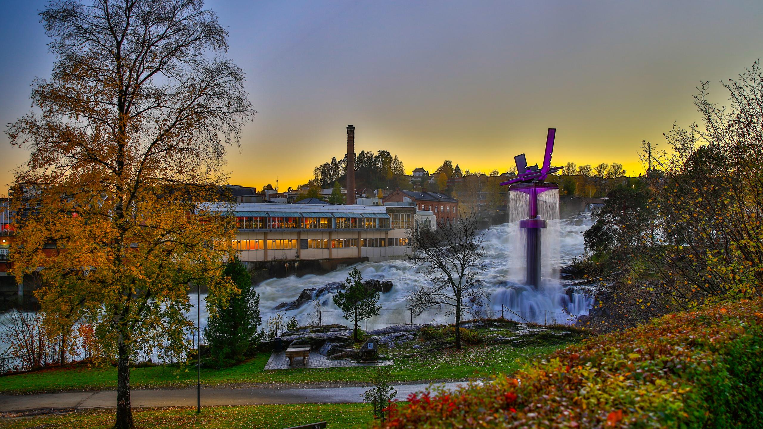 The sculpture Oppgangssaga in a river in Hønefoss, Eastern Norway