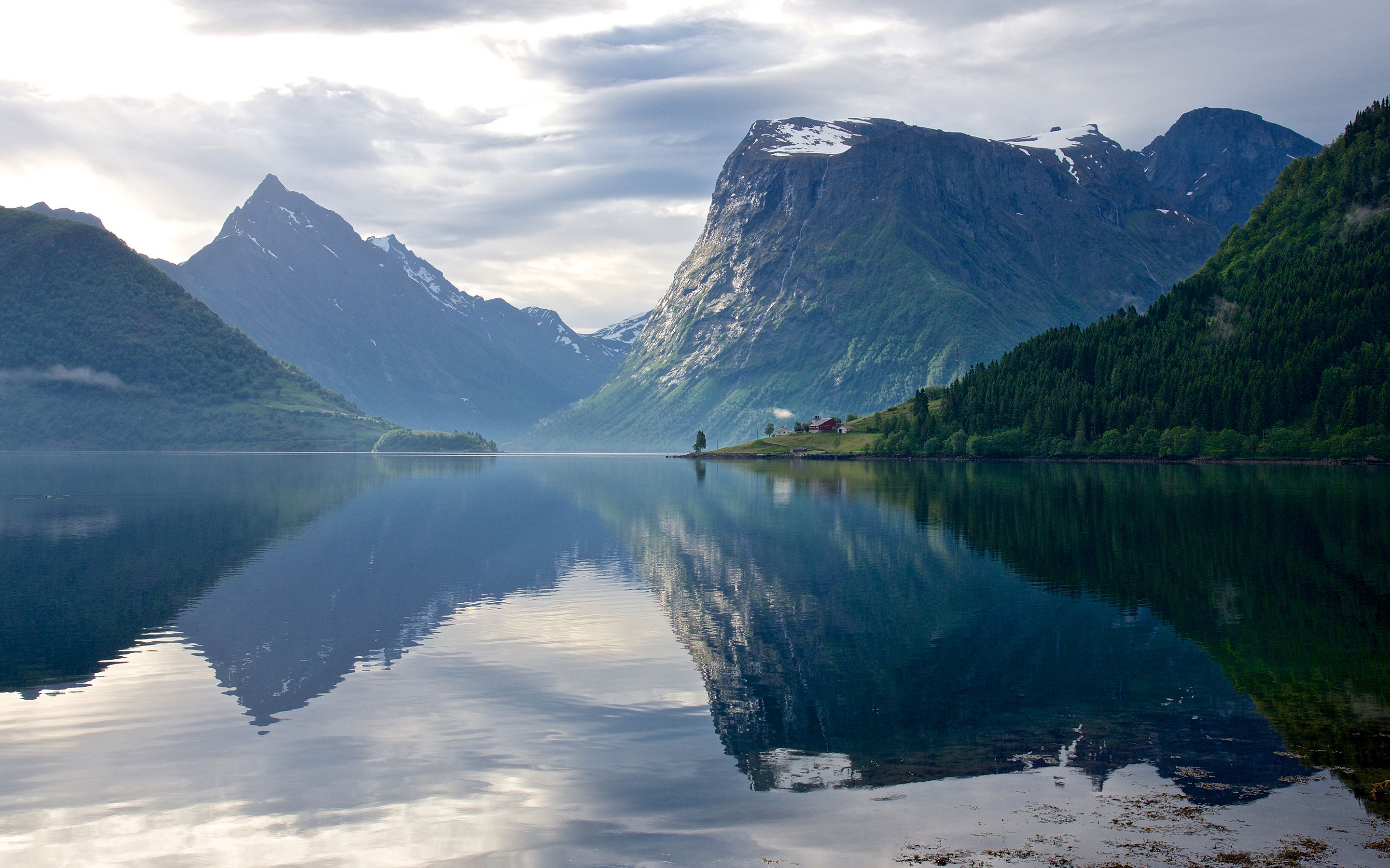 Hjørundfjorden - Sunnmøre