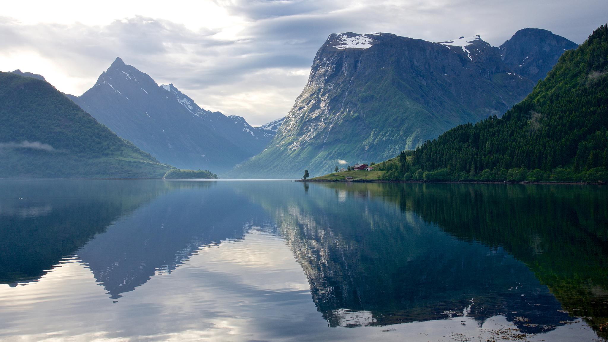 Hjørundfjorden - Sunnmøre