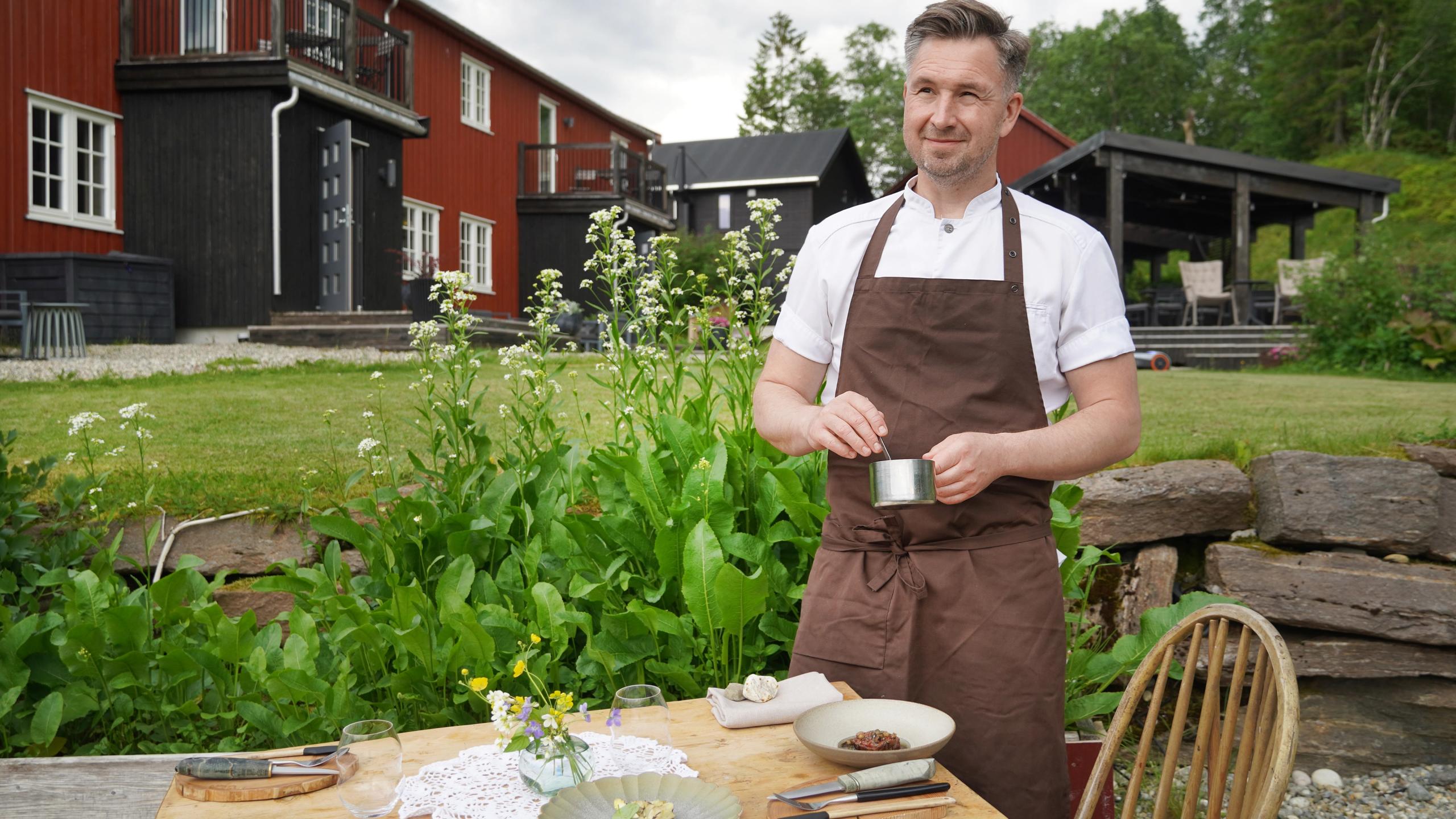 To Elise from Marius restaurant in Utskarpen, chef Marius outside the main red building