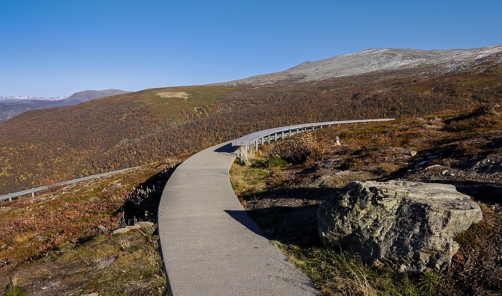 Gangsti gjennom fjellet